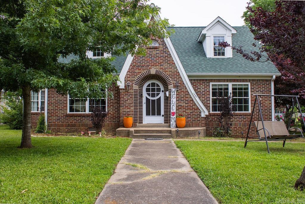1405 Hickory Avenue — photo