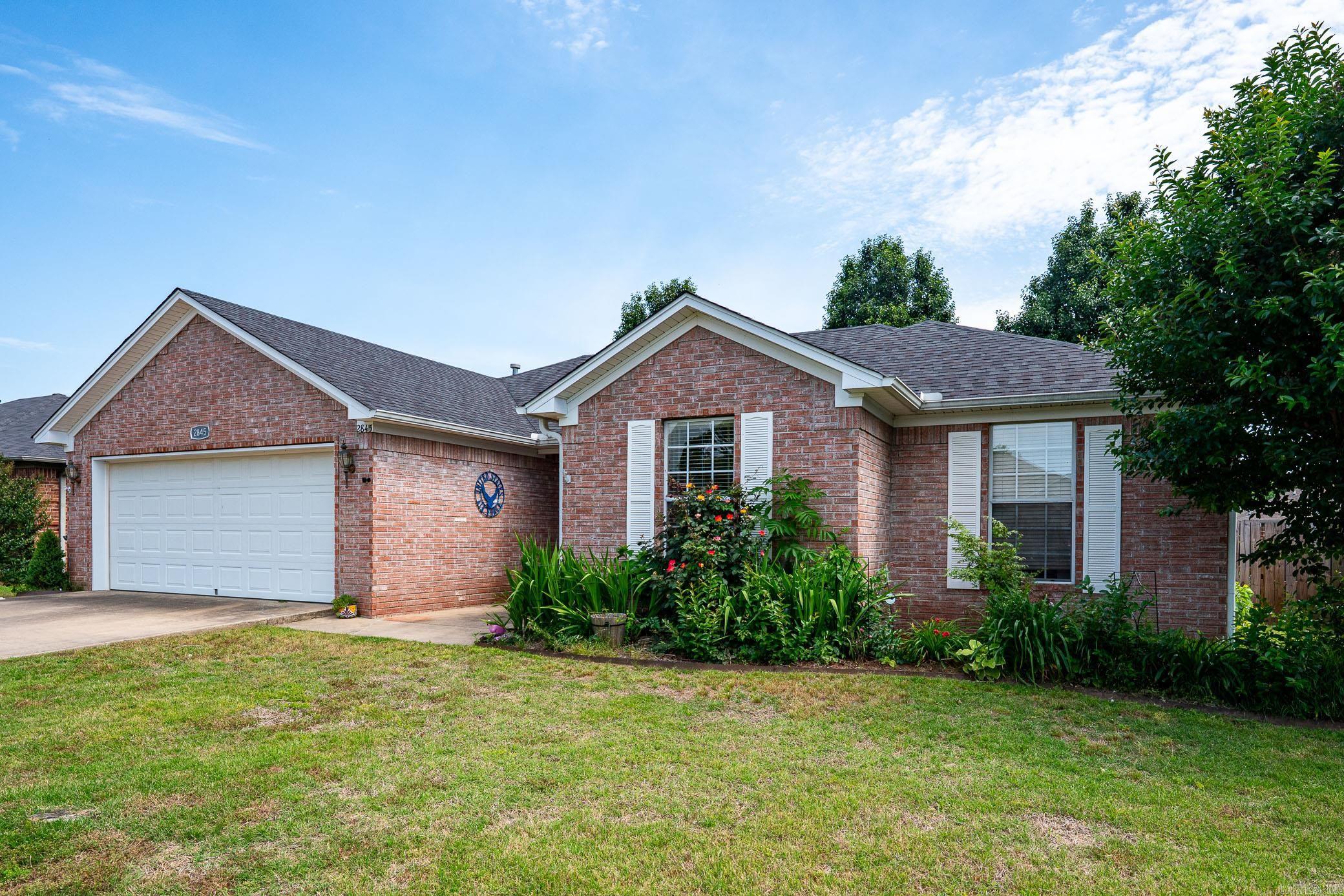 2845 Makenzie Drive — photo