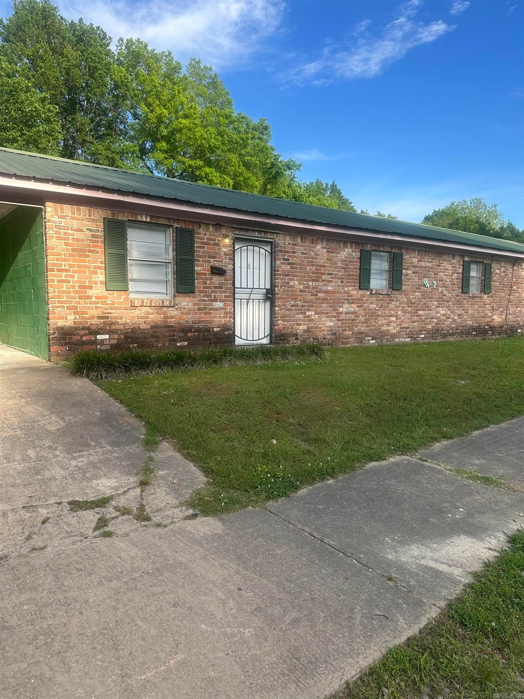 1107 S Cypress Street — photo