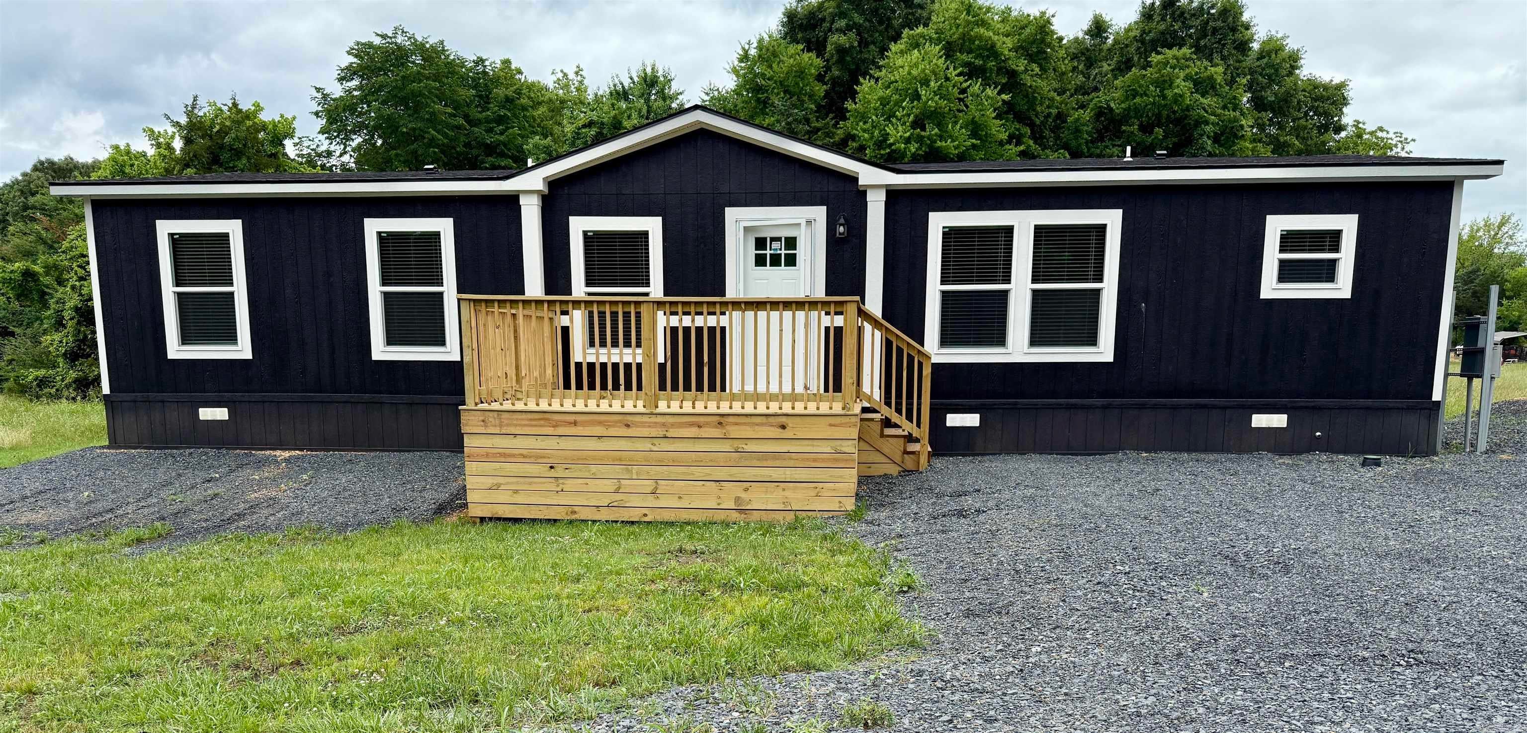 176 Old Hwy 71 — photo