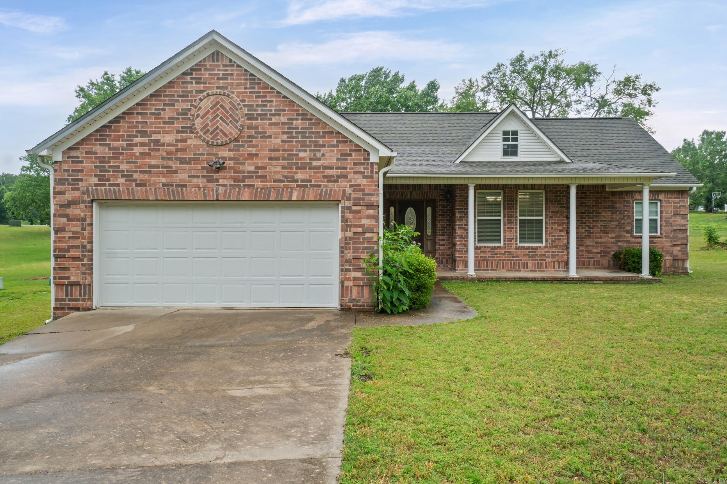 102 Ginger Court — photo
