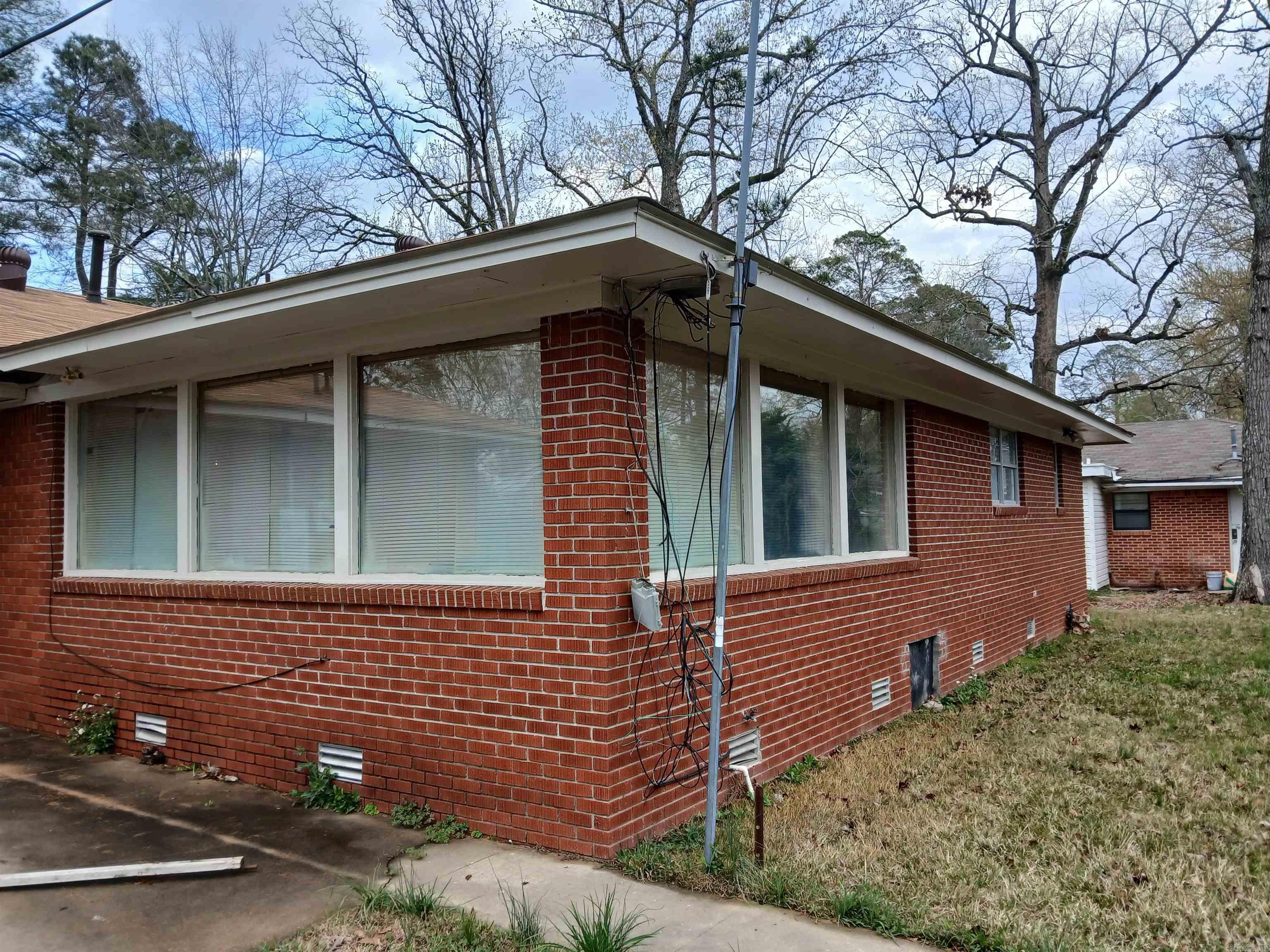 Home in Pine Bluff, AR 71603 — photo 2