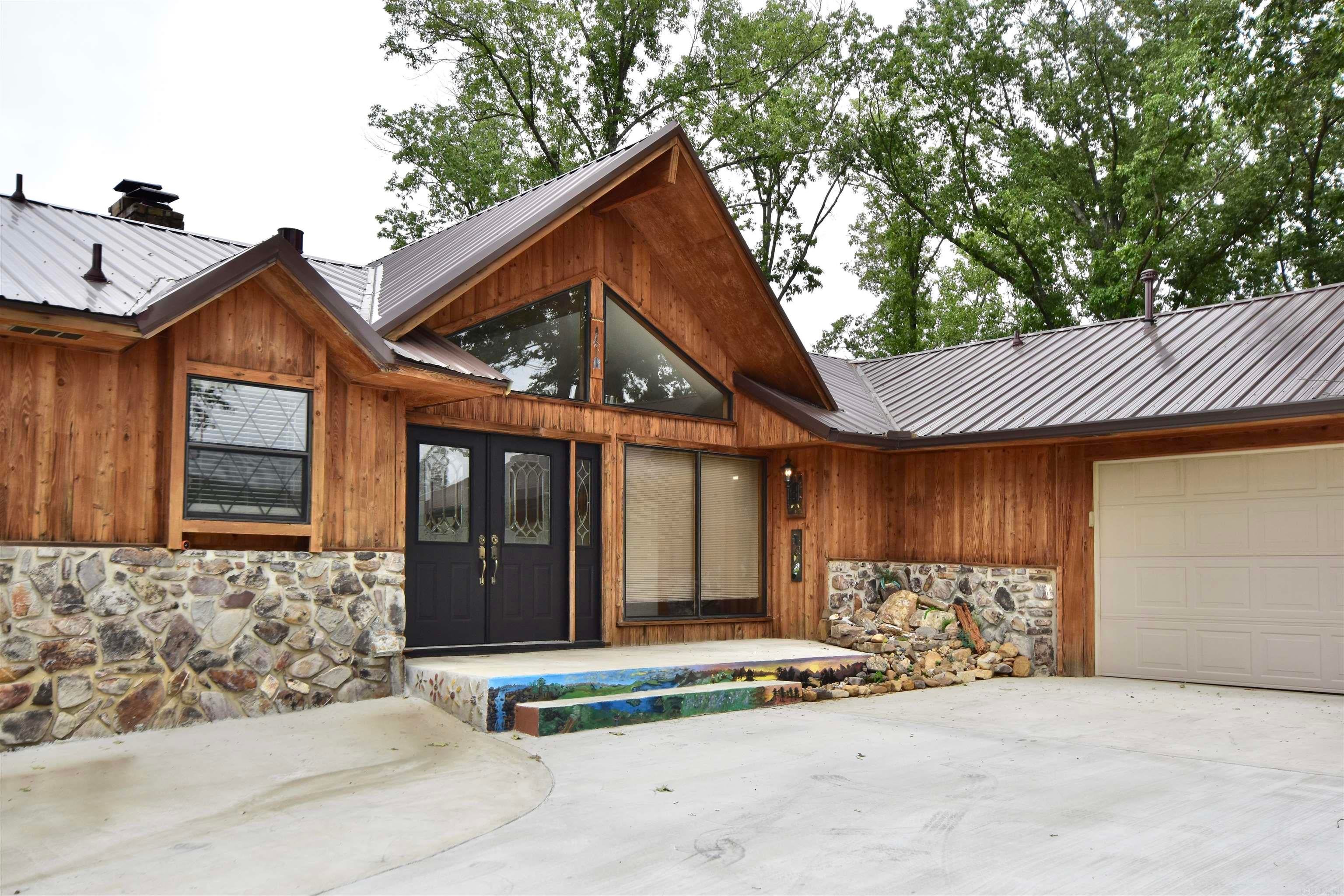 170 Riverview Dr — photo