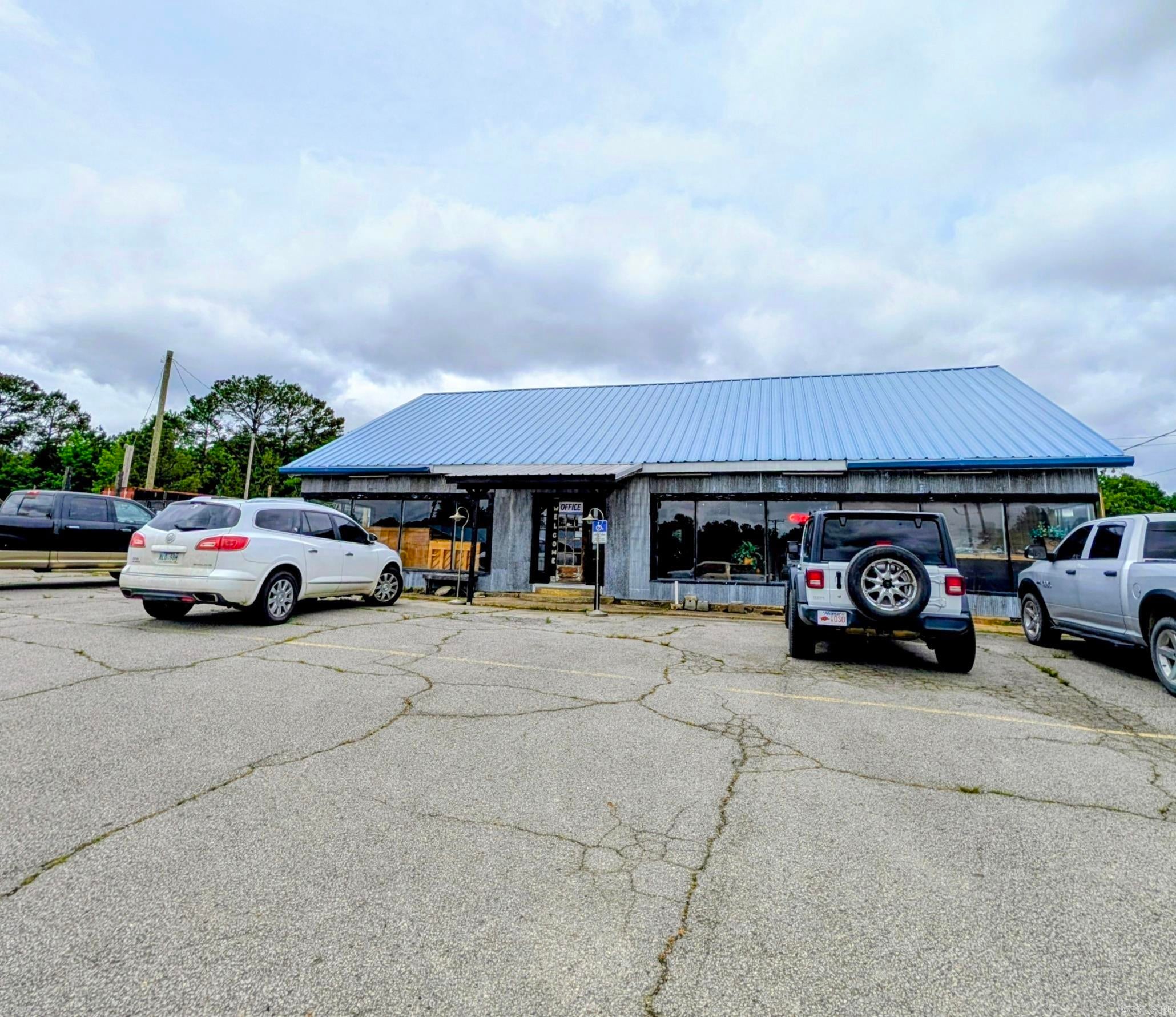 1601 Hwy 71 Highway — photo