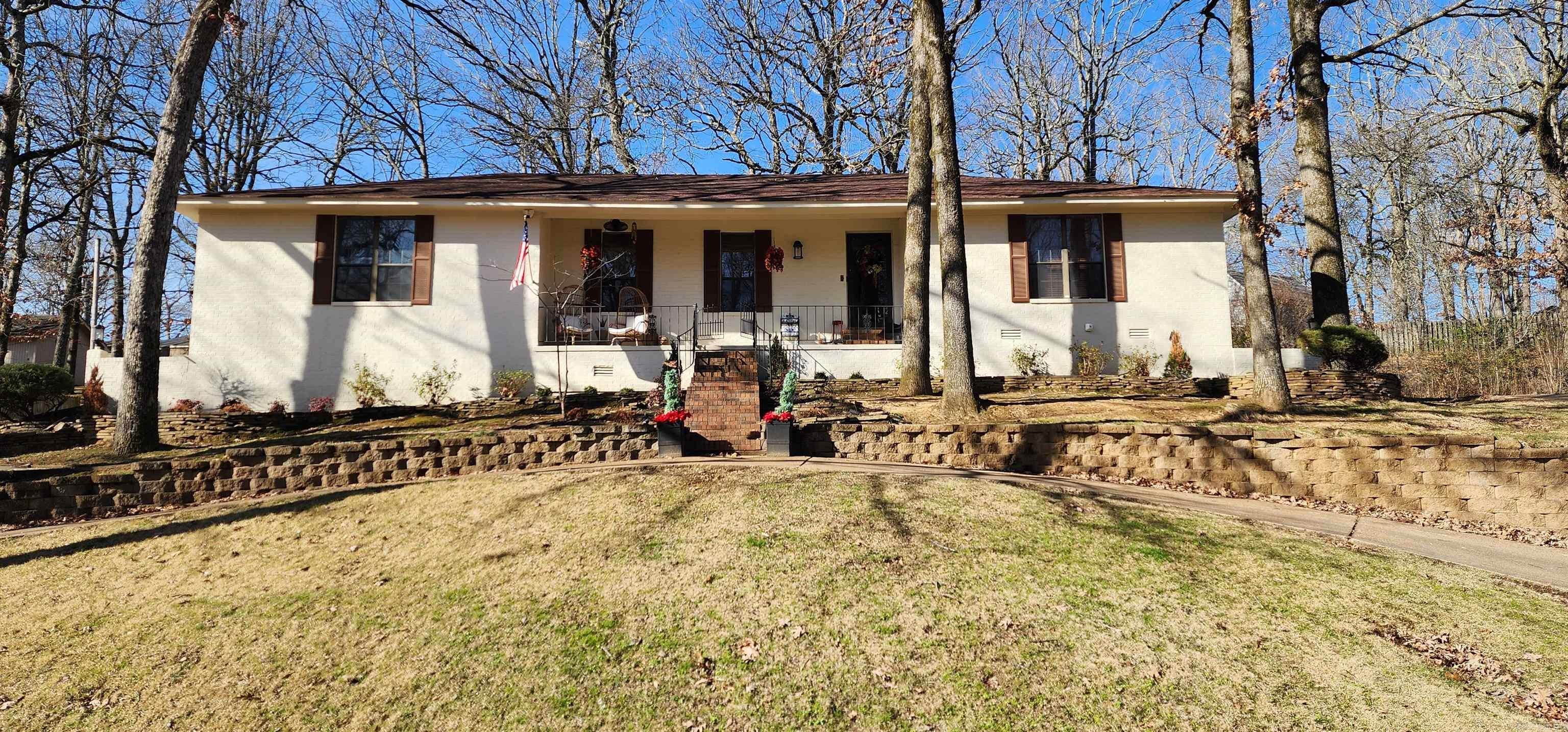 205 Kerry Dr — photo