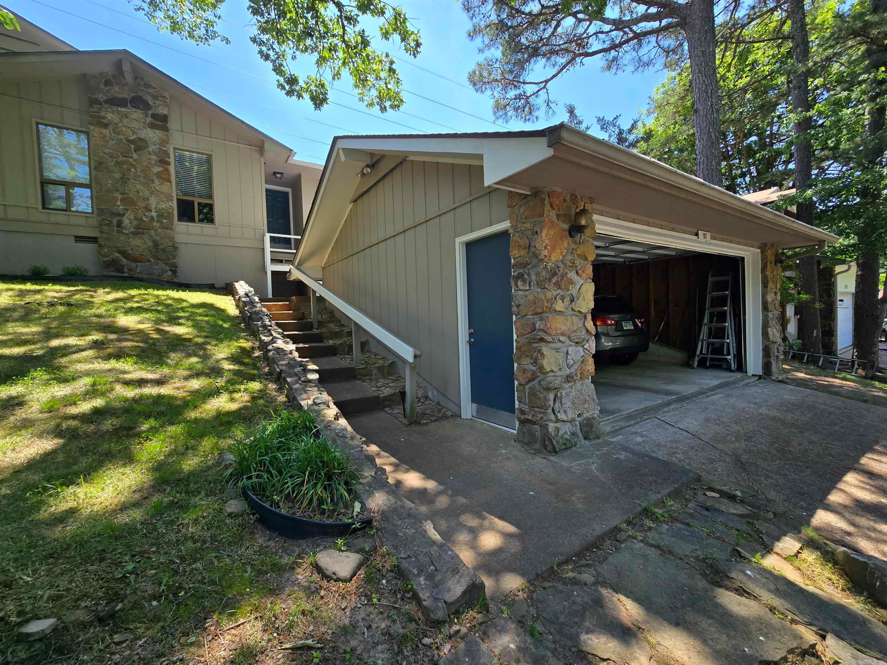 Home in Fairfield Bay, AR 72088 — photo 2
