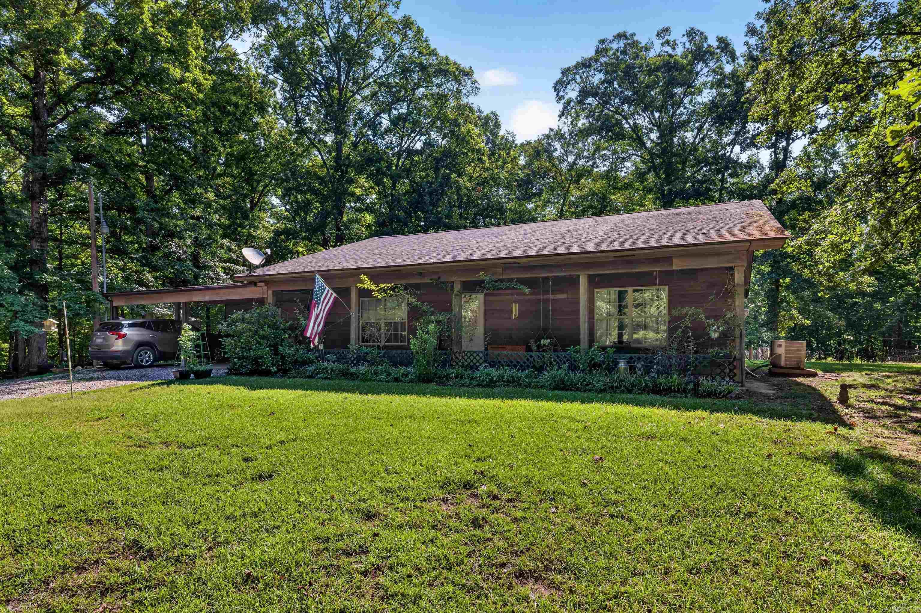 2736 Riverview Drive — photo