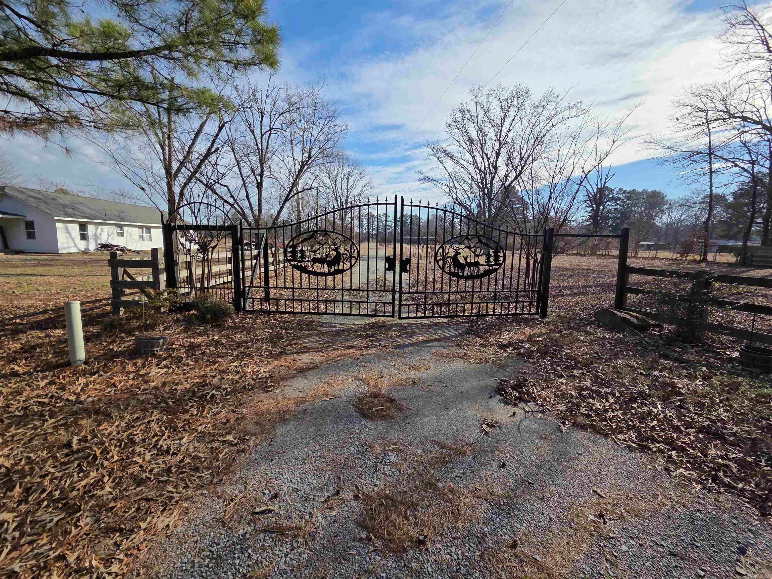 Home in Pine Bluff, AR 71603 — photo 2