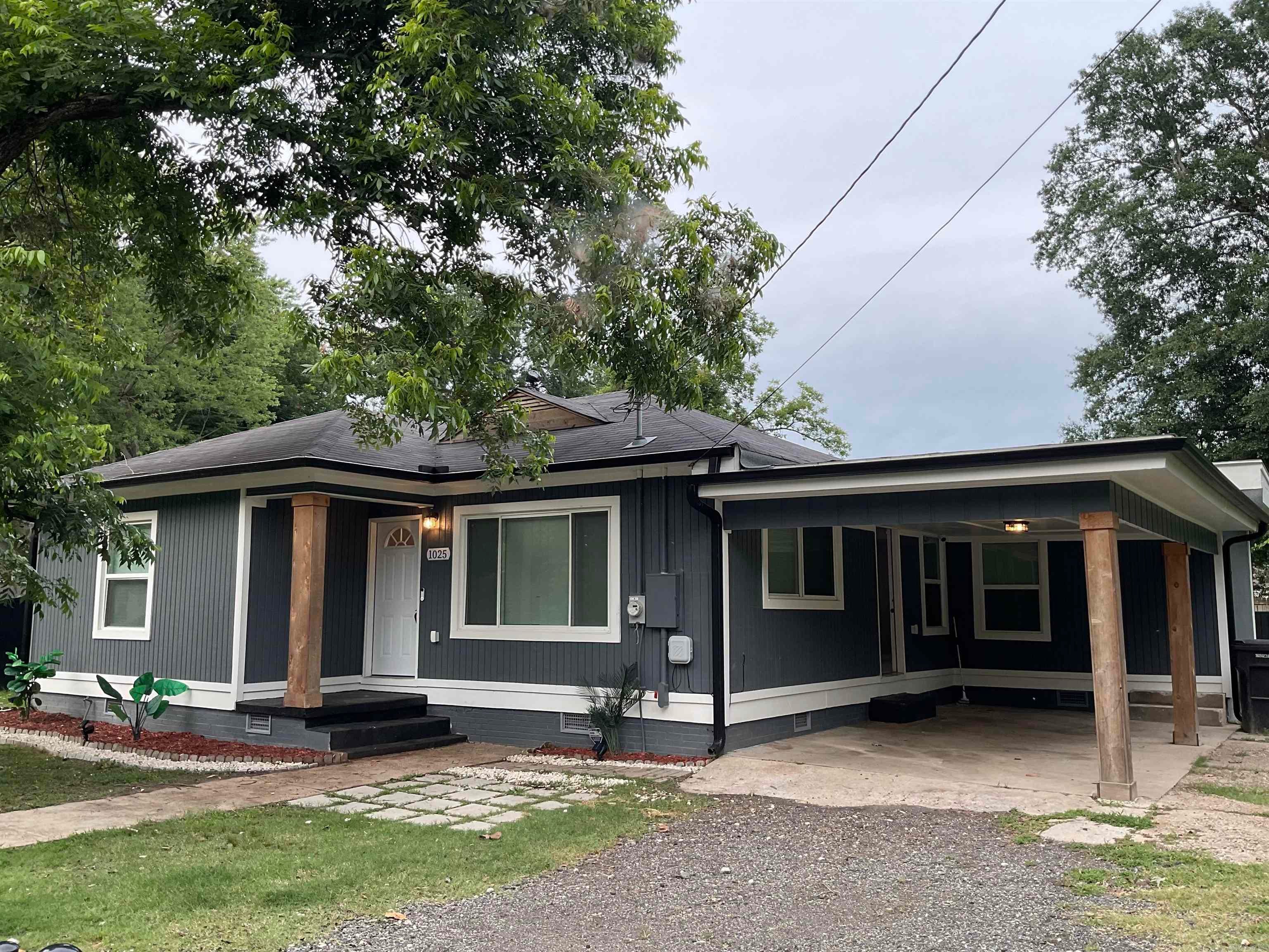 1025 Edwards Street — photo