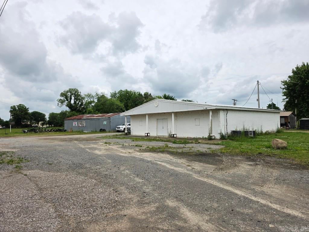 1426 & 1430 Falls Blvd — photo