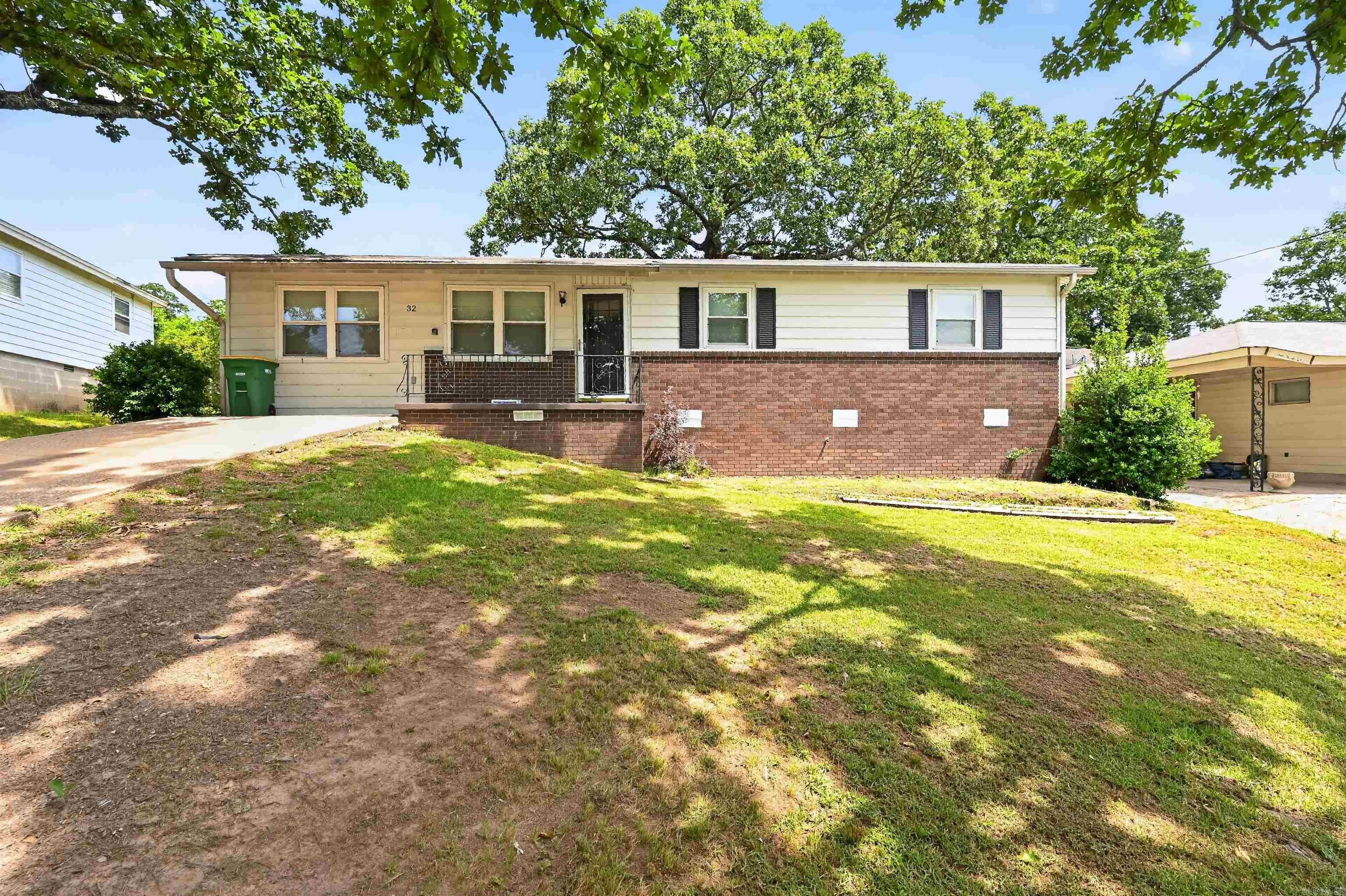 32 Oakview Drive — photo