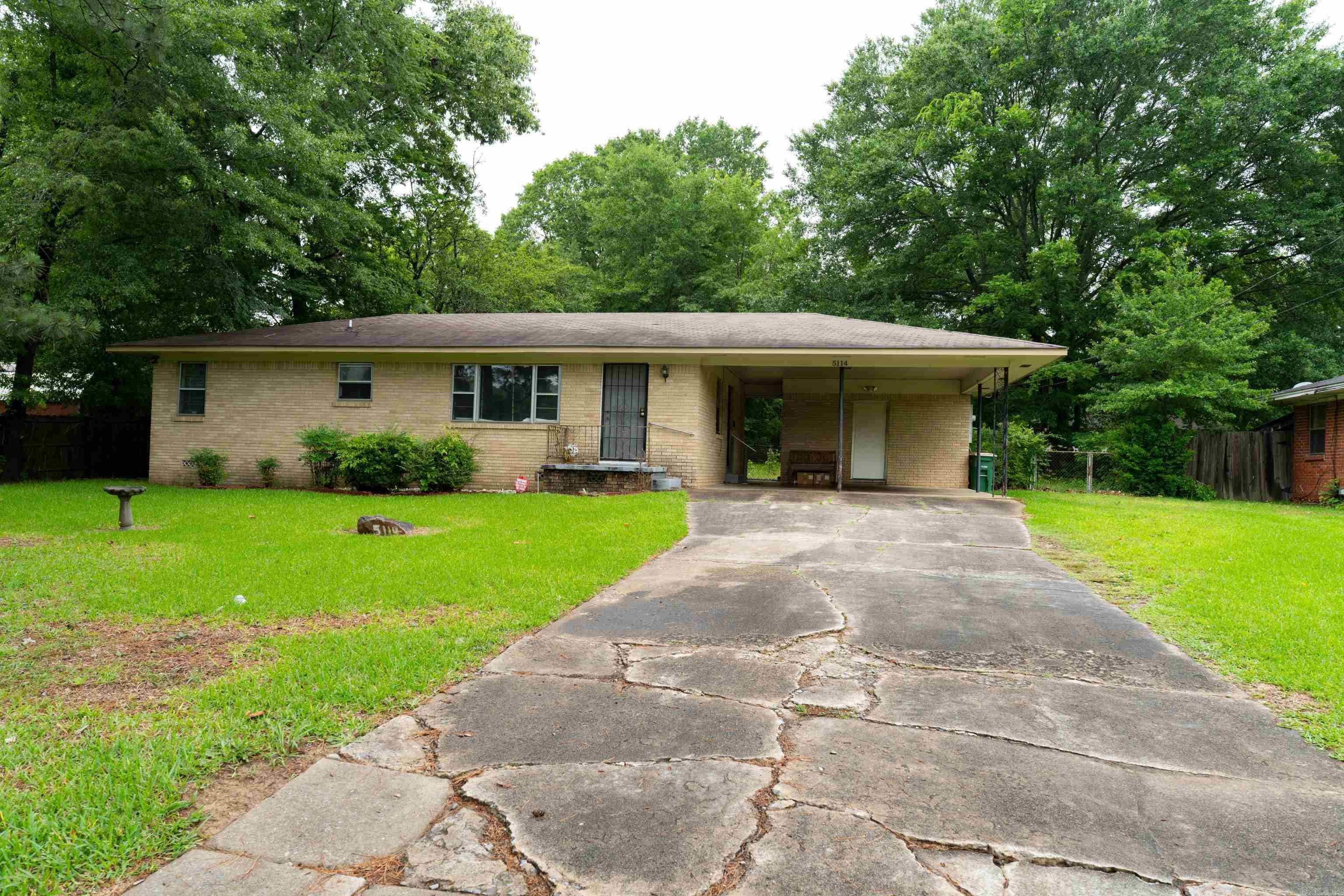 5114 Loetscher Lane — photo