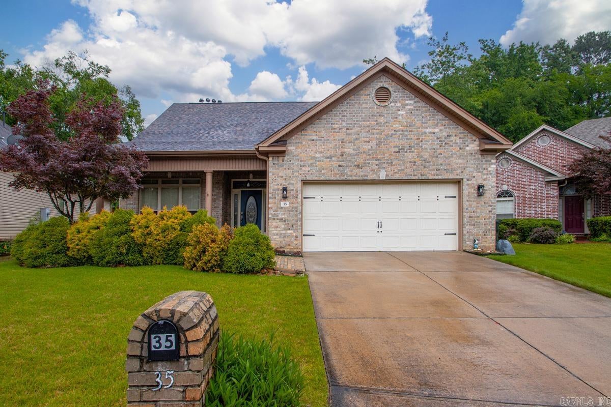 35 Courtside Place — photo
