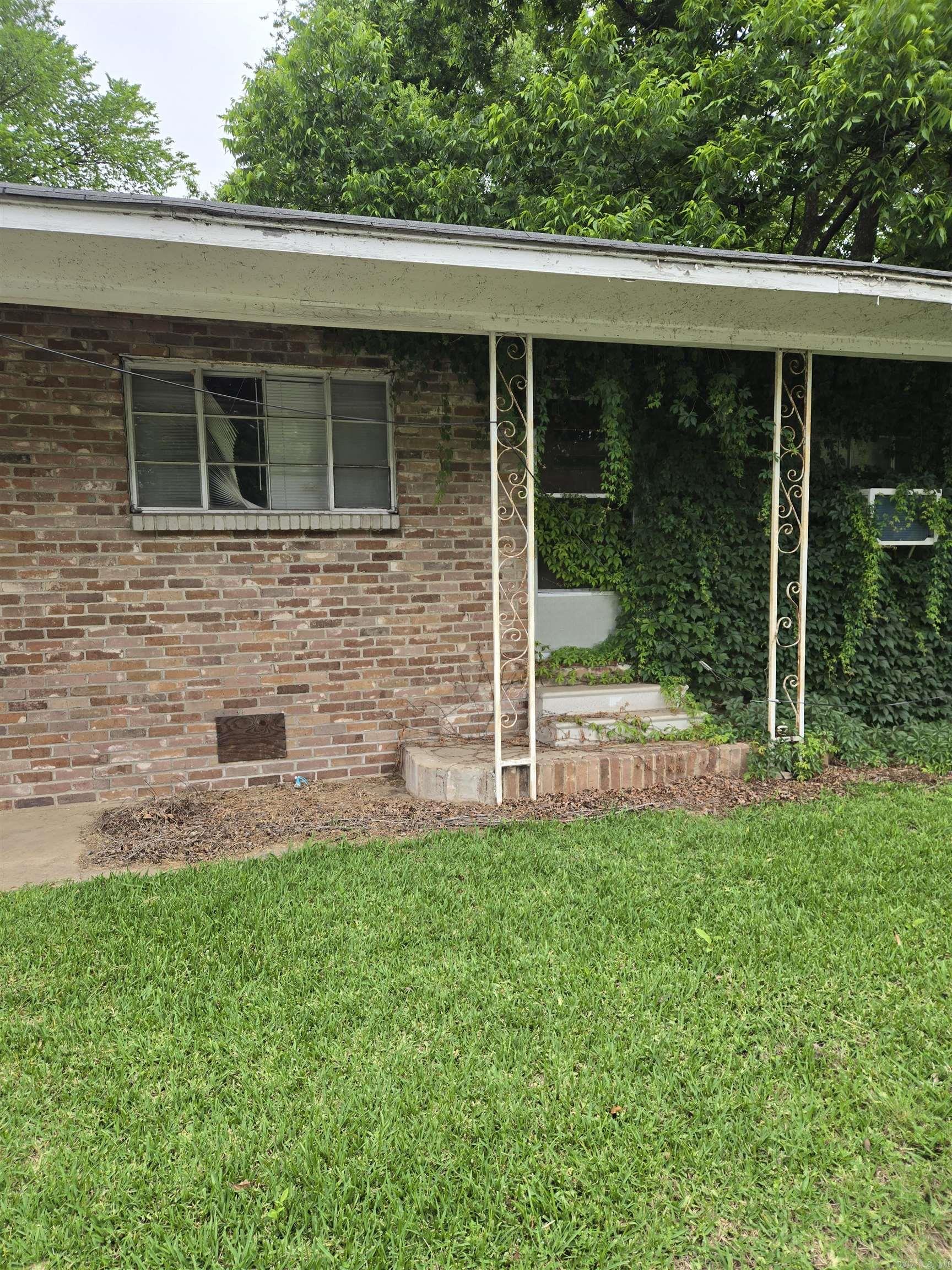 1019 E 6th Avenue, Pine Bluff, AR 71601 — photo 2