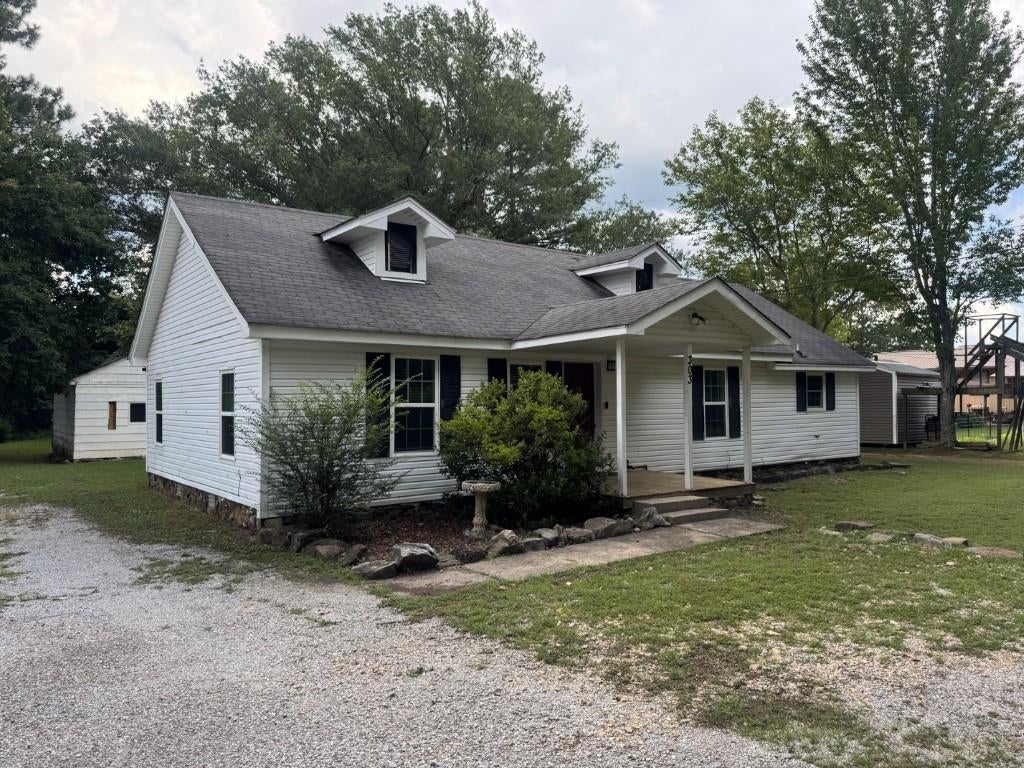 303 N Bayou Drive — photo