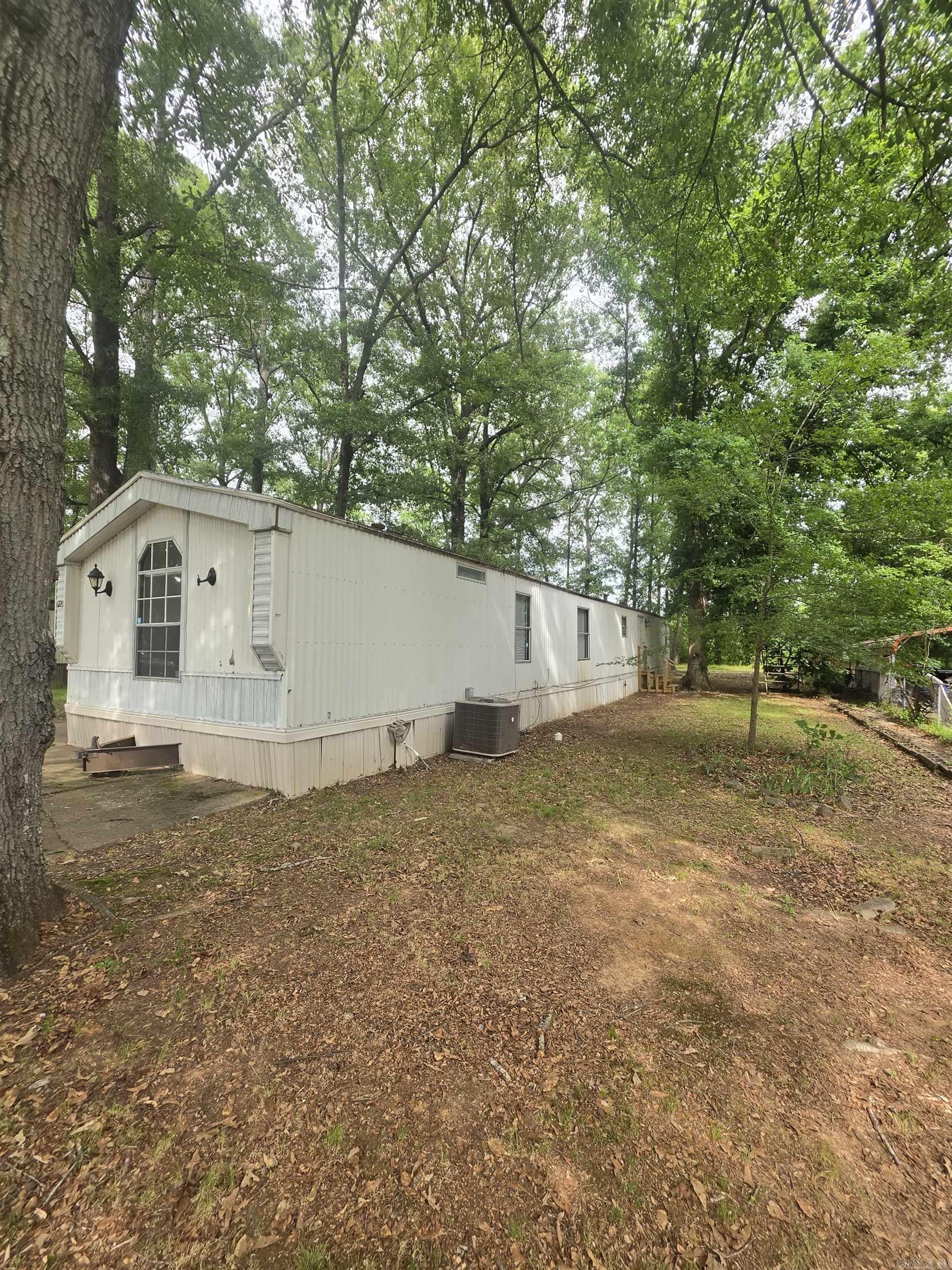 1721 Leonard Drive — photo