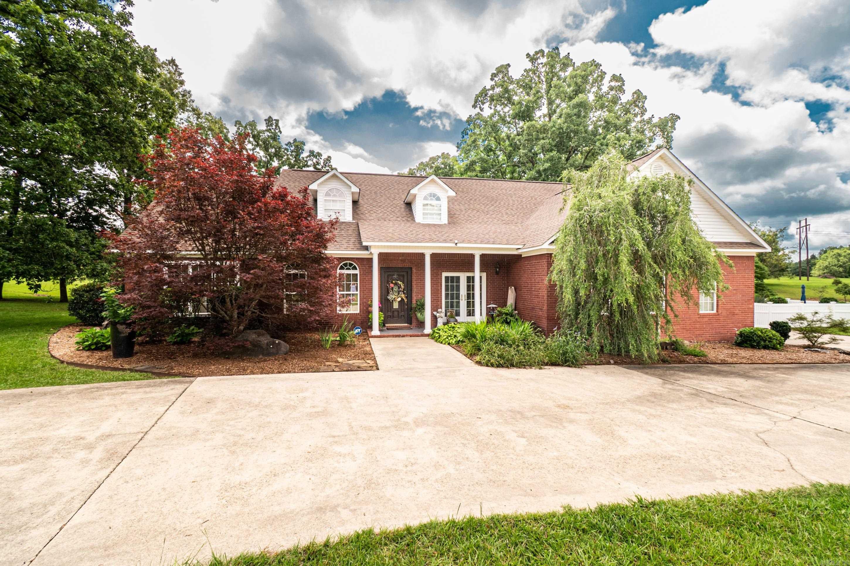 185 Meadow View Dr — photo