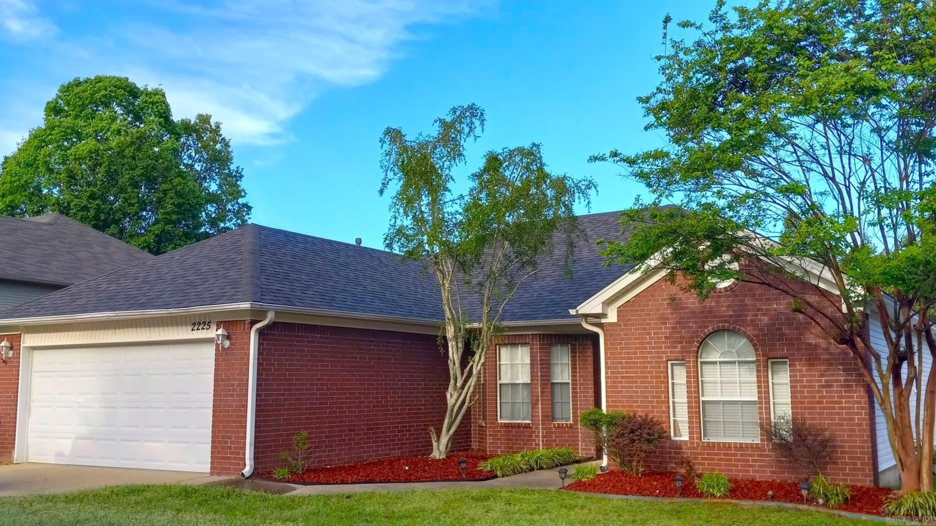 2225 Redwood Drive — photo