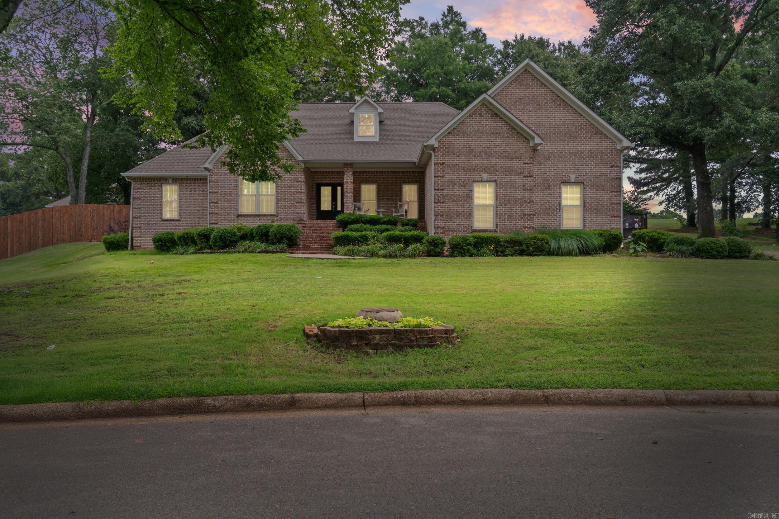 1318 Quapaw — photo