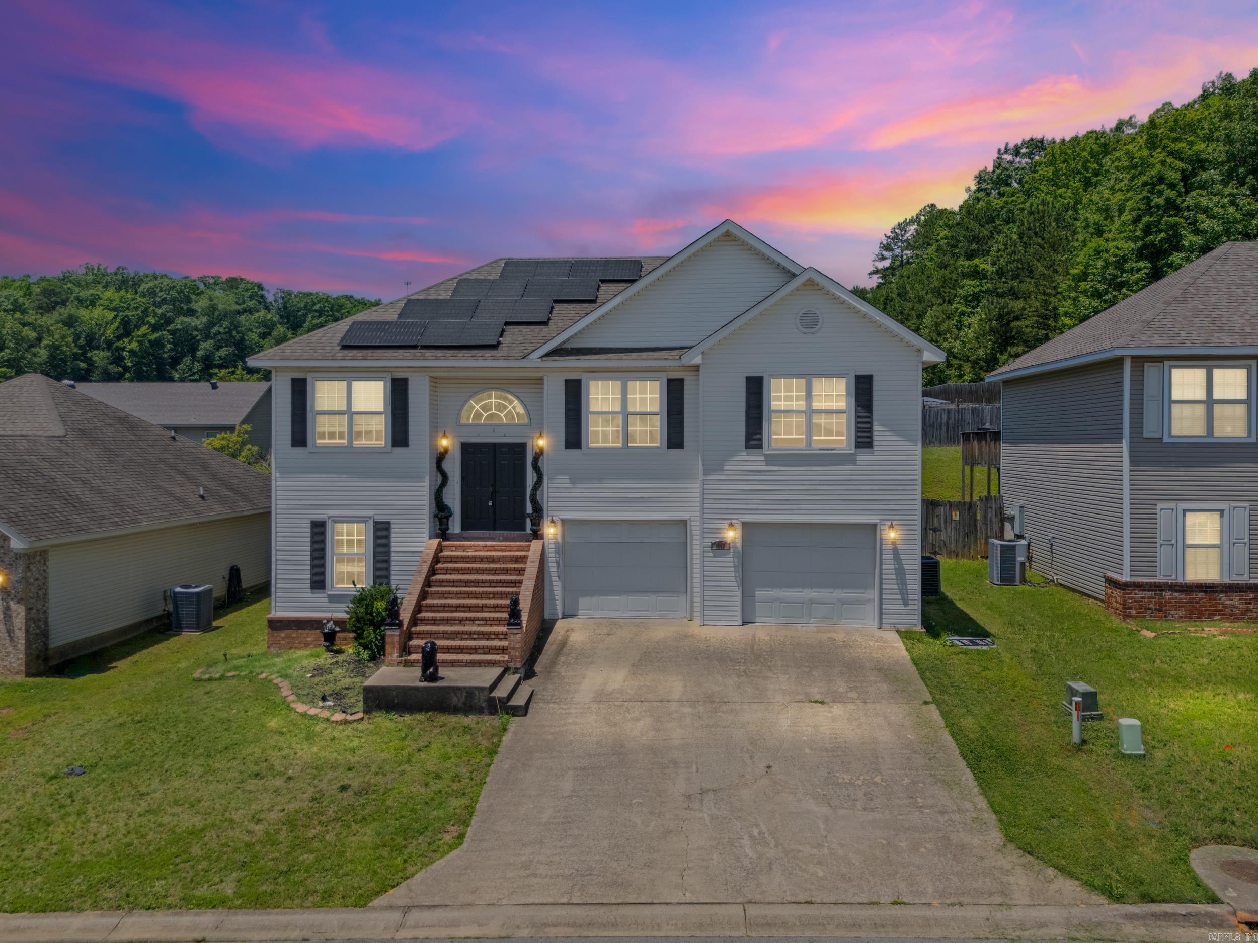 1007 Clinton Court — photo