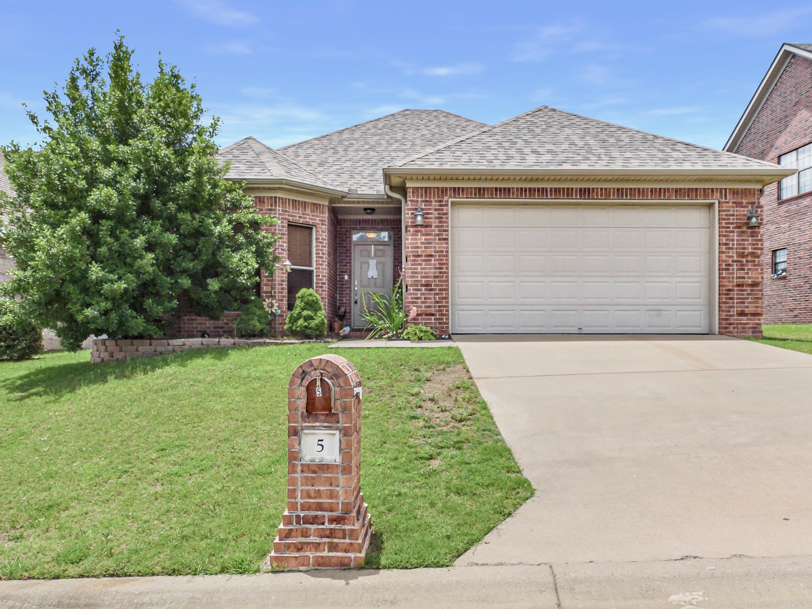 5 Village Way — photo