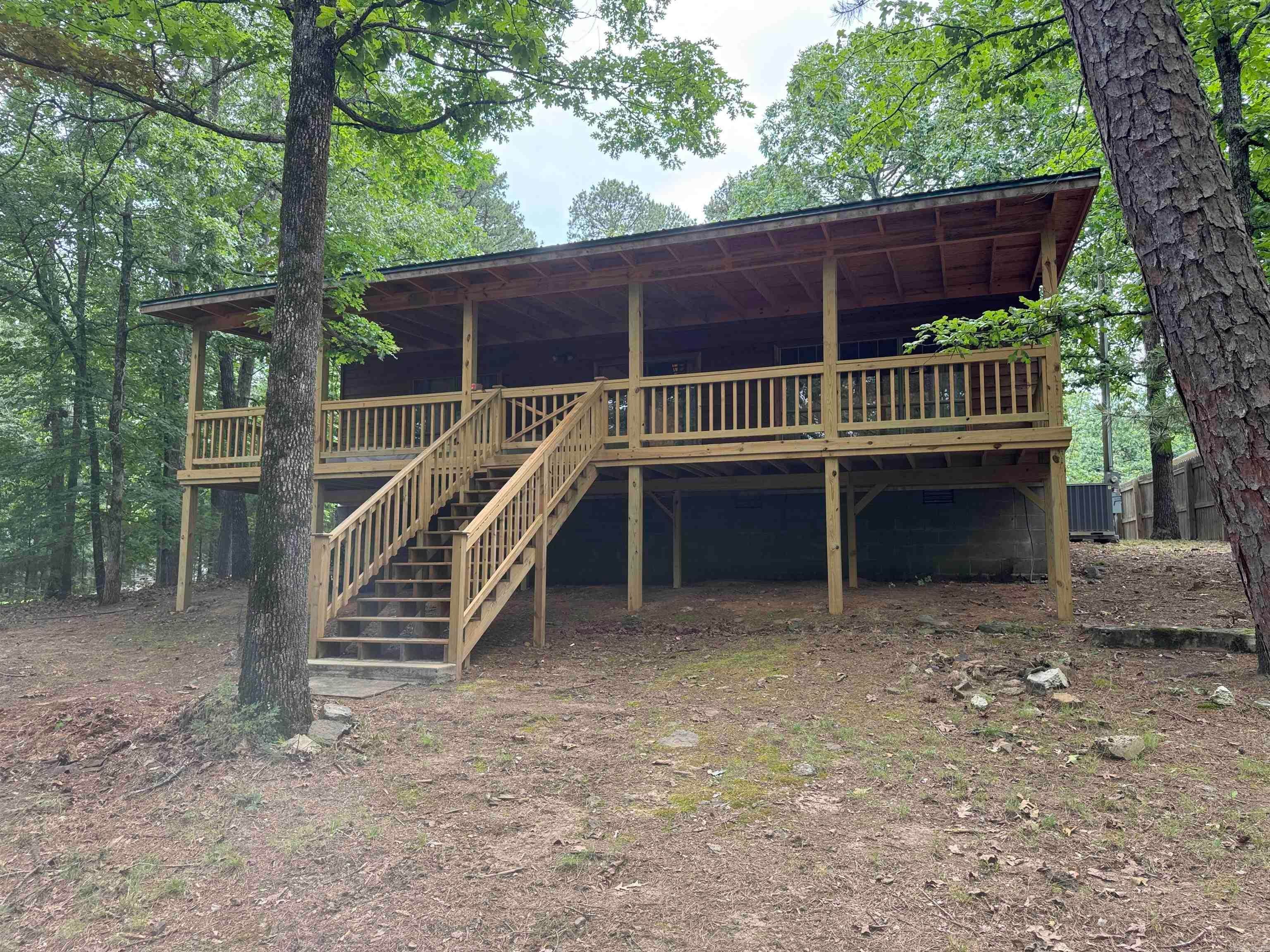 98 Lakeside Drive — photo