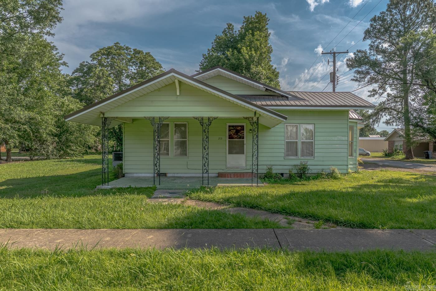 203 W Third Street — photo