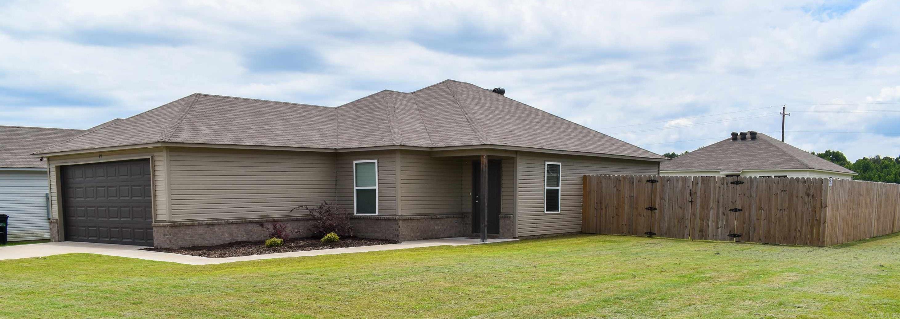 Home in Conway, AR 72032 — photo 2
