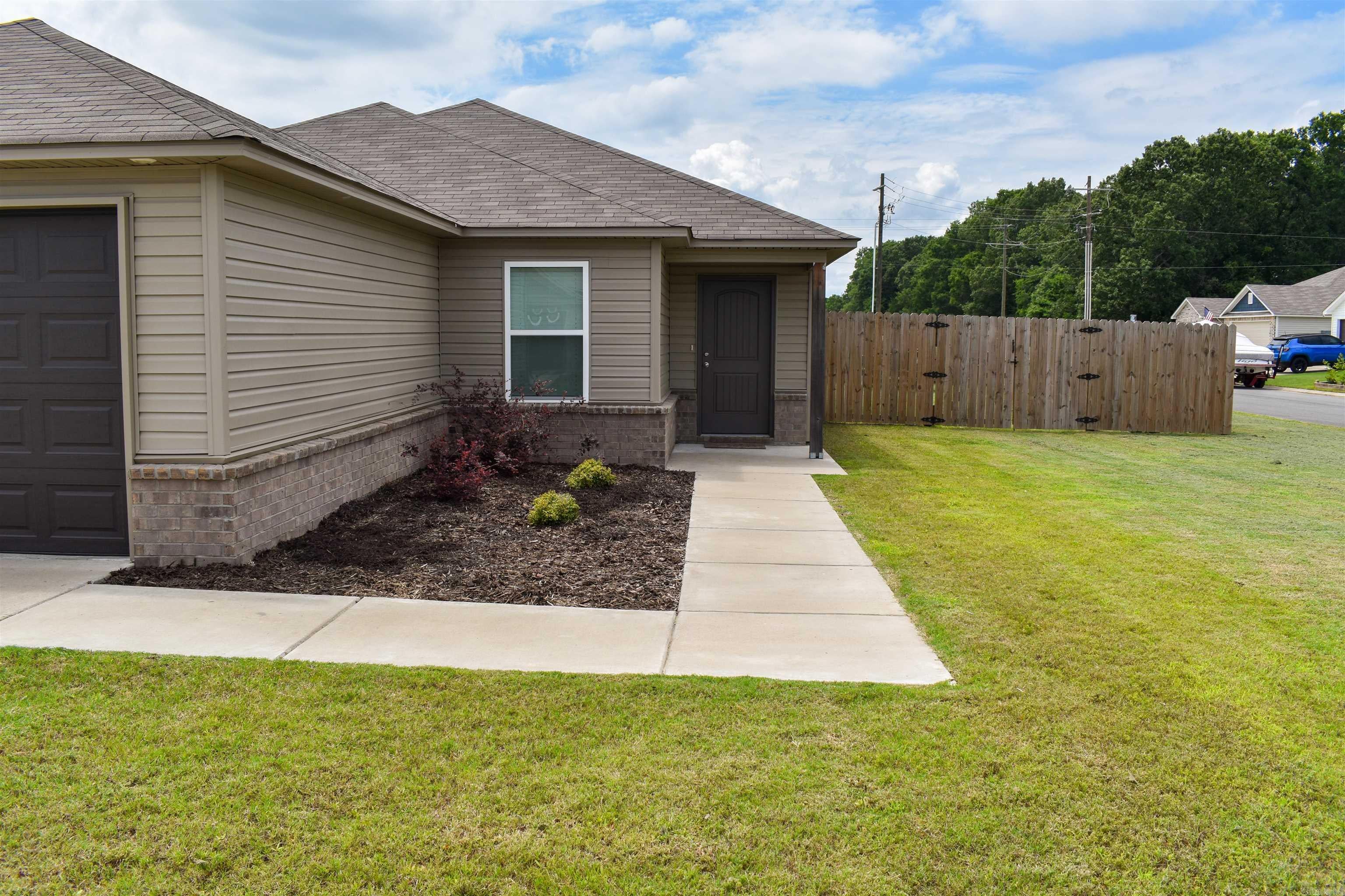 Home in Conway, AR 72032 — photo 3