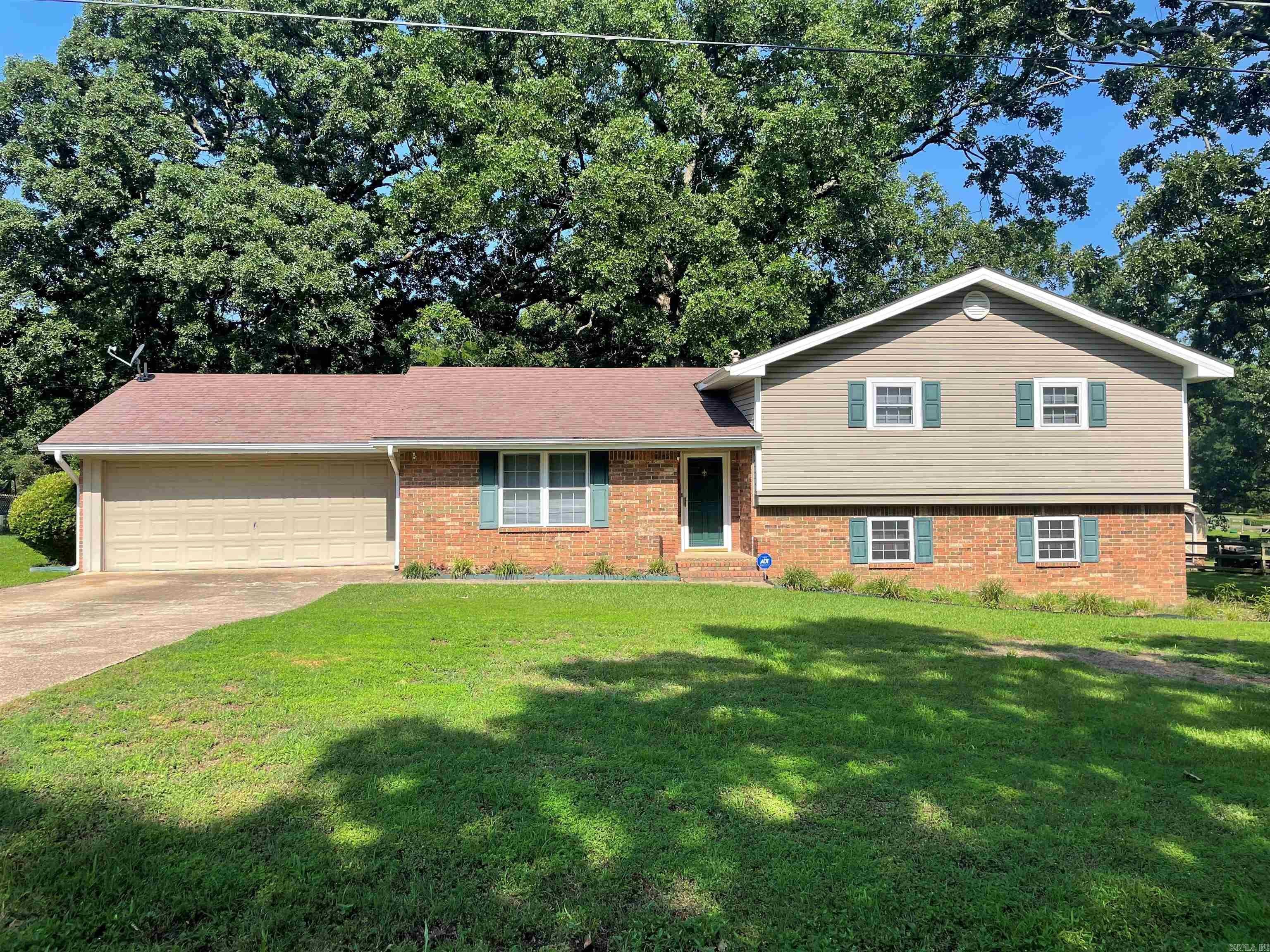 7241 Ross Lane — photo