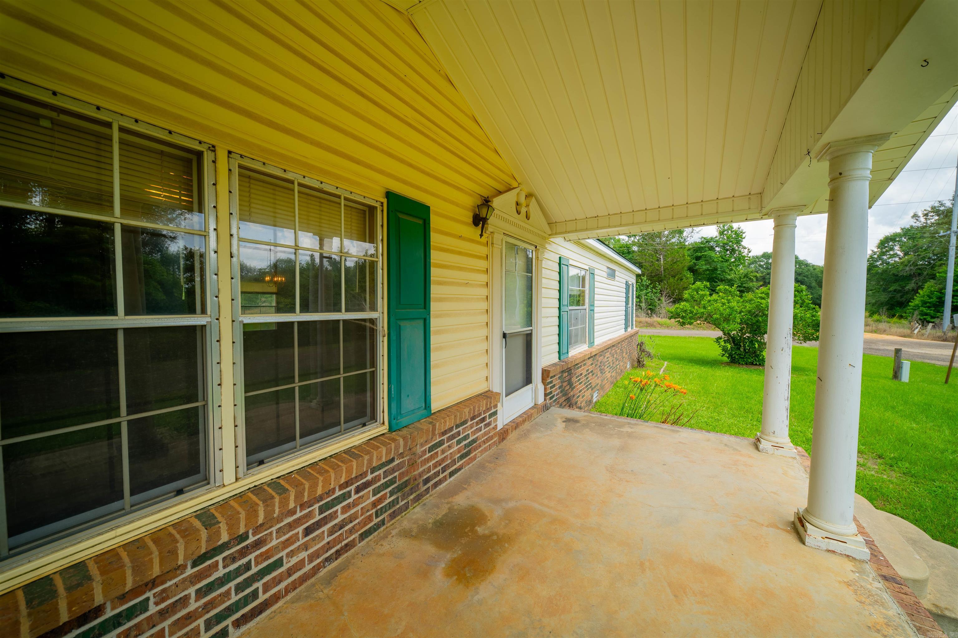 Home in Hampton, AR 71744 — photo 3