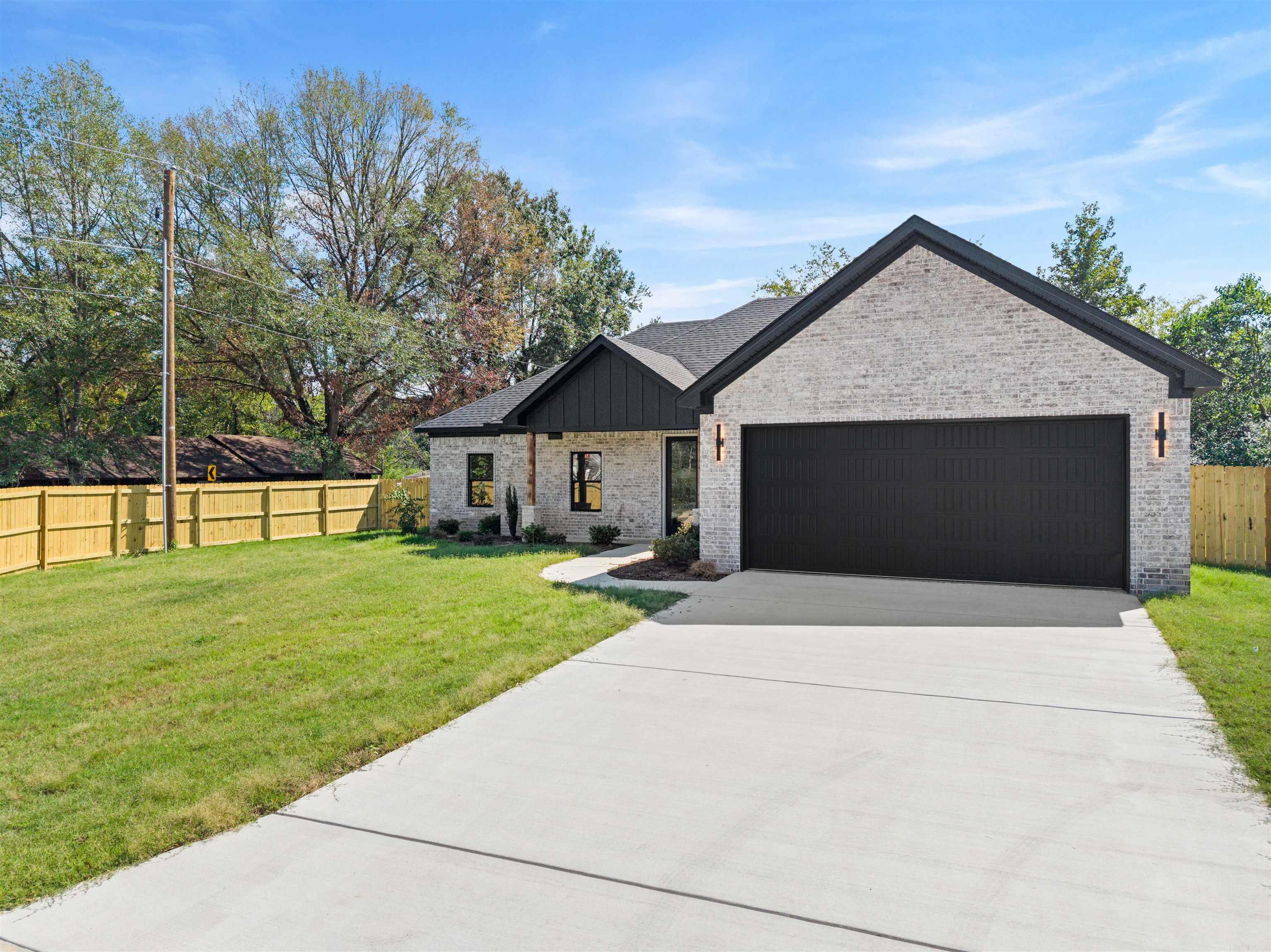 203 Apollo Way, Haskell, AR 72015 — photo 2