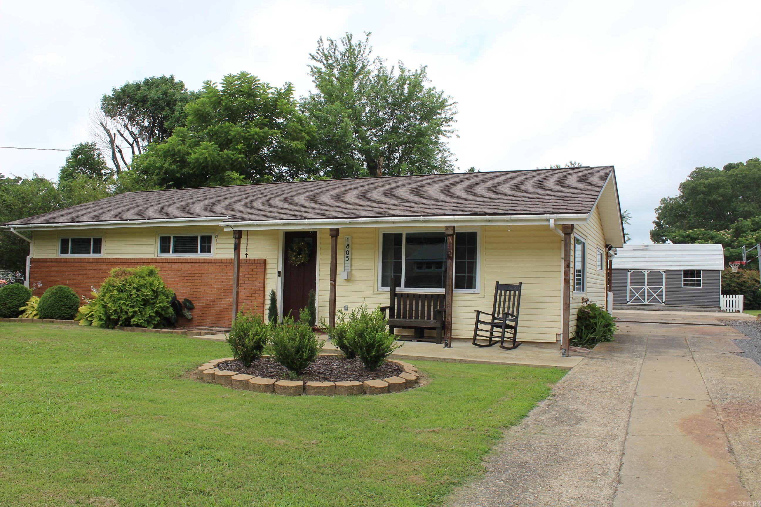 1805 Bethesda Road — photo