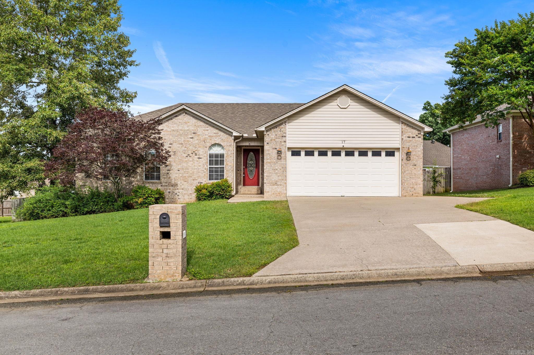 17 Clearwater Lane — photo