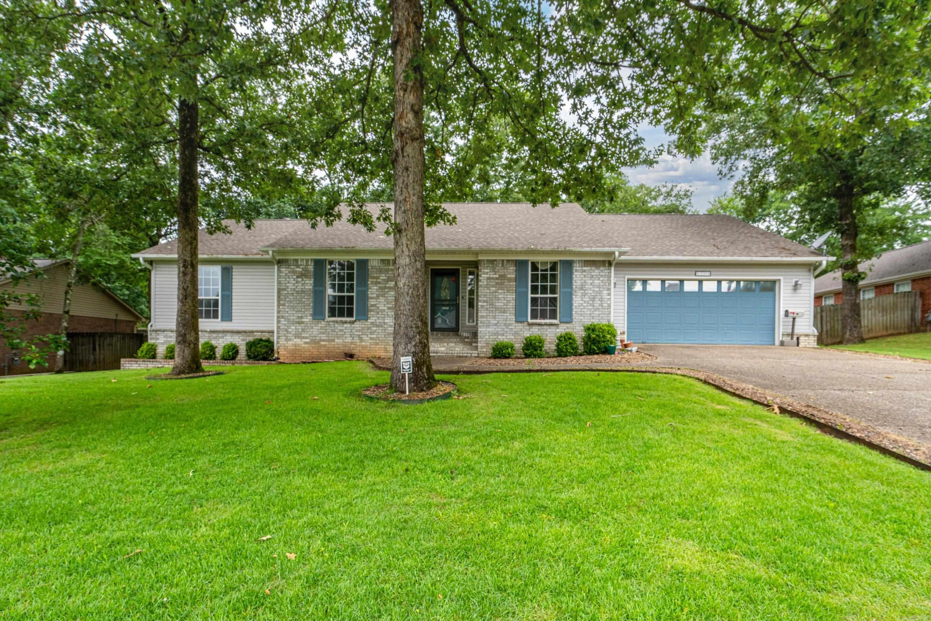 102 Doe Run Place — photo
