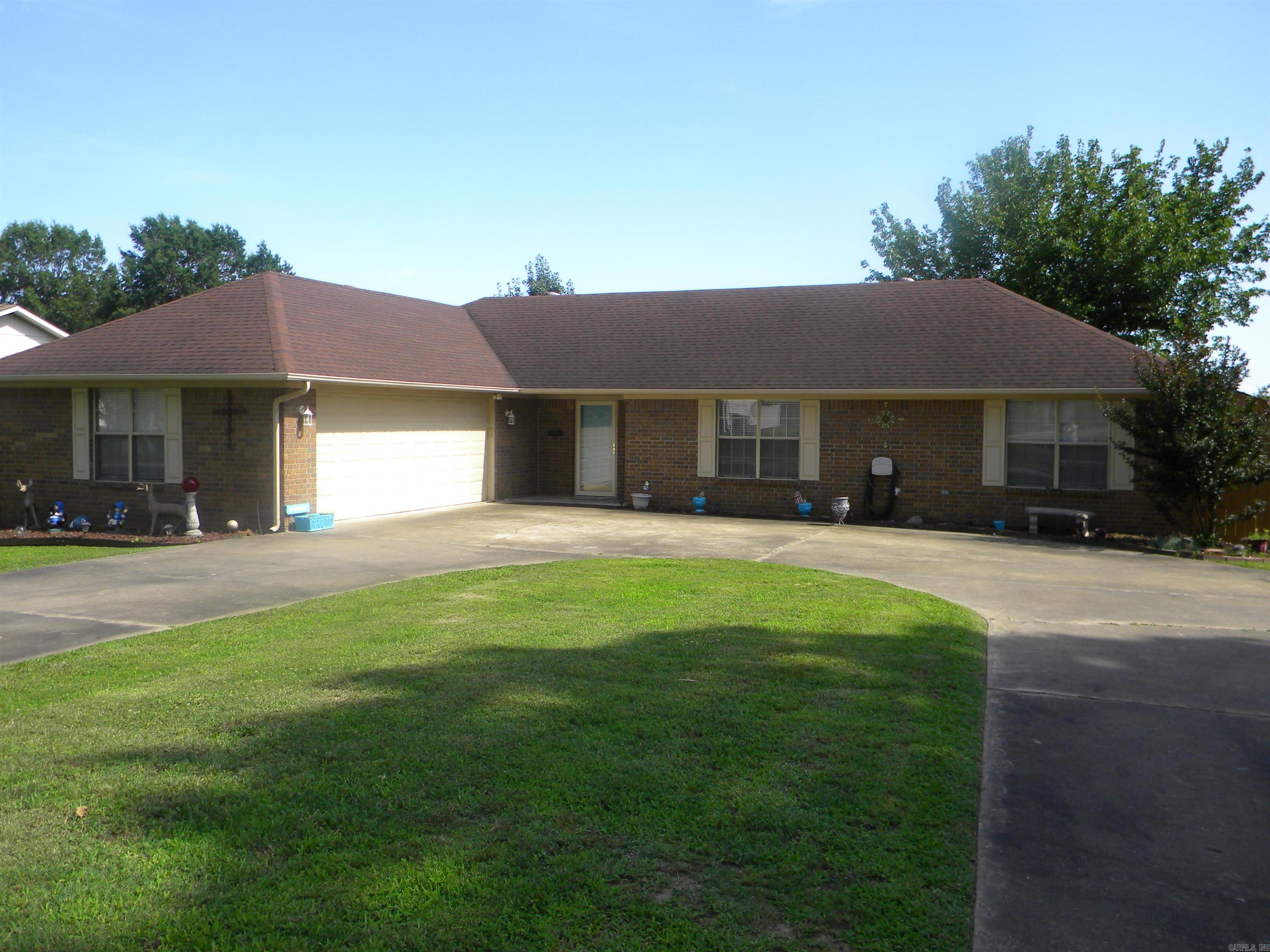 3206 Pin Oak Drive — photo