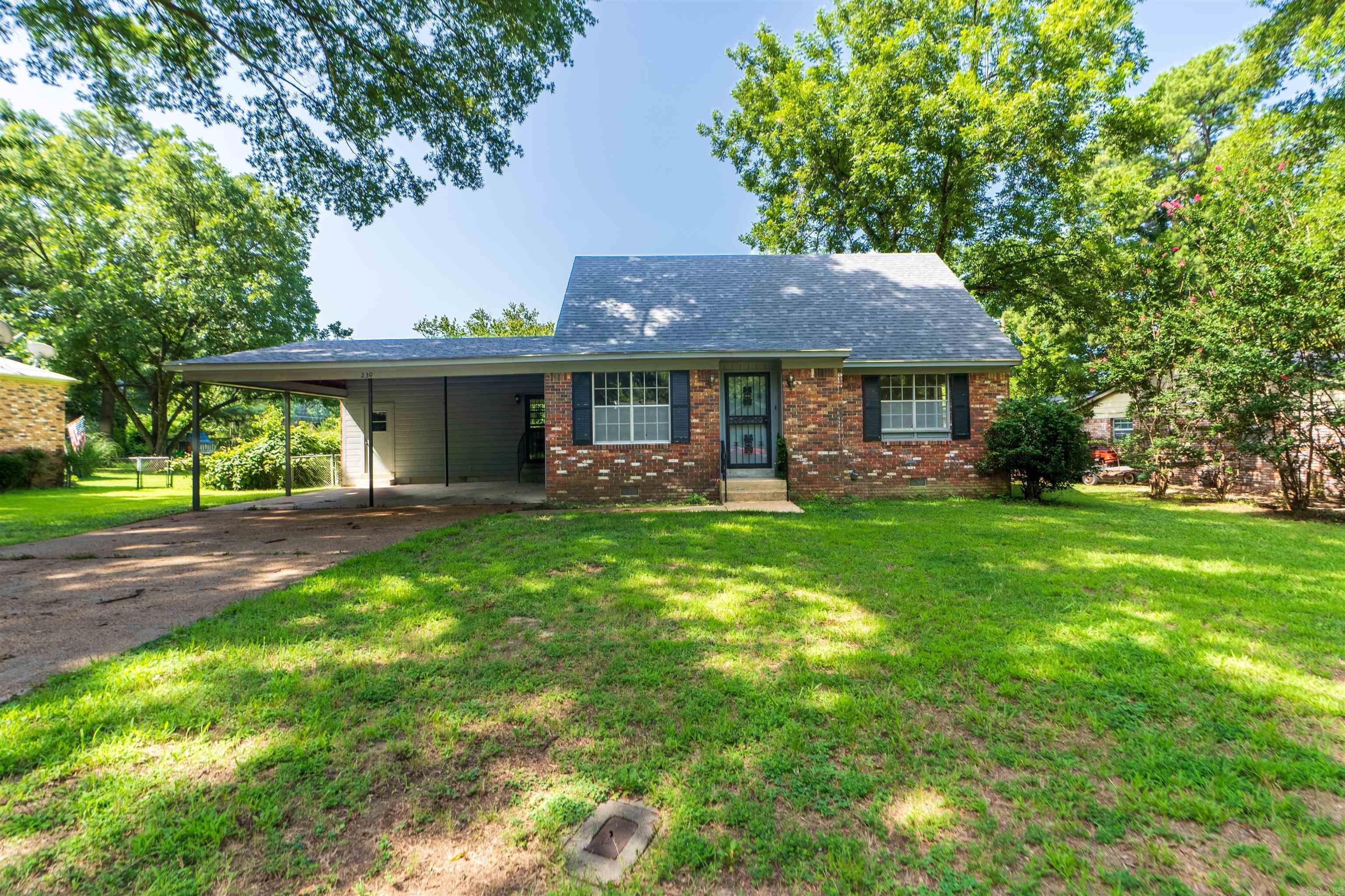 230 Lexington Dr — photo