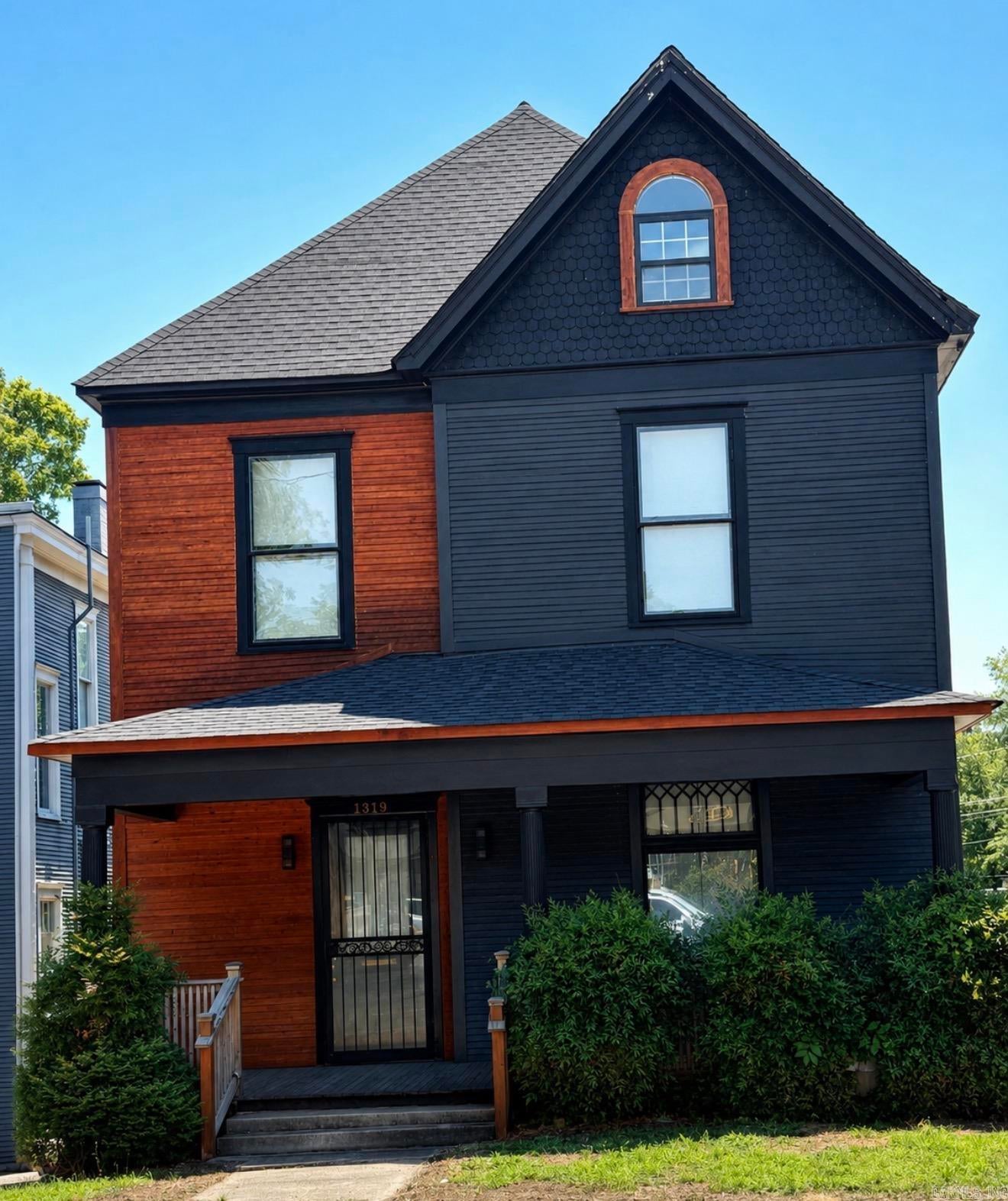 1619 Broadway Street — photo