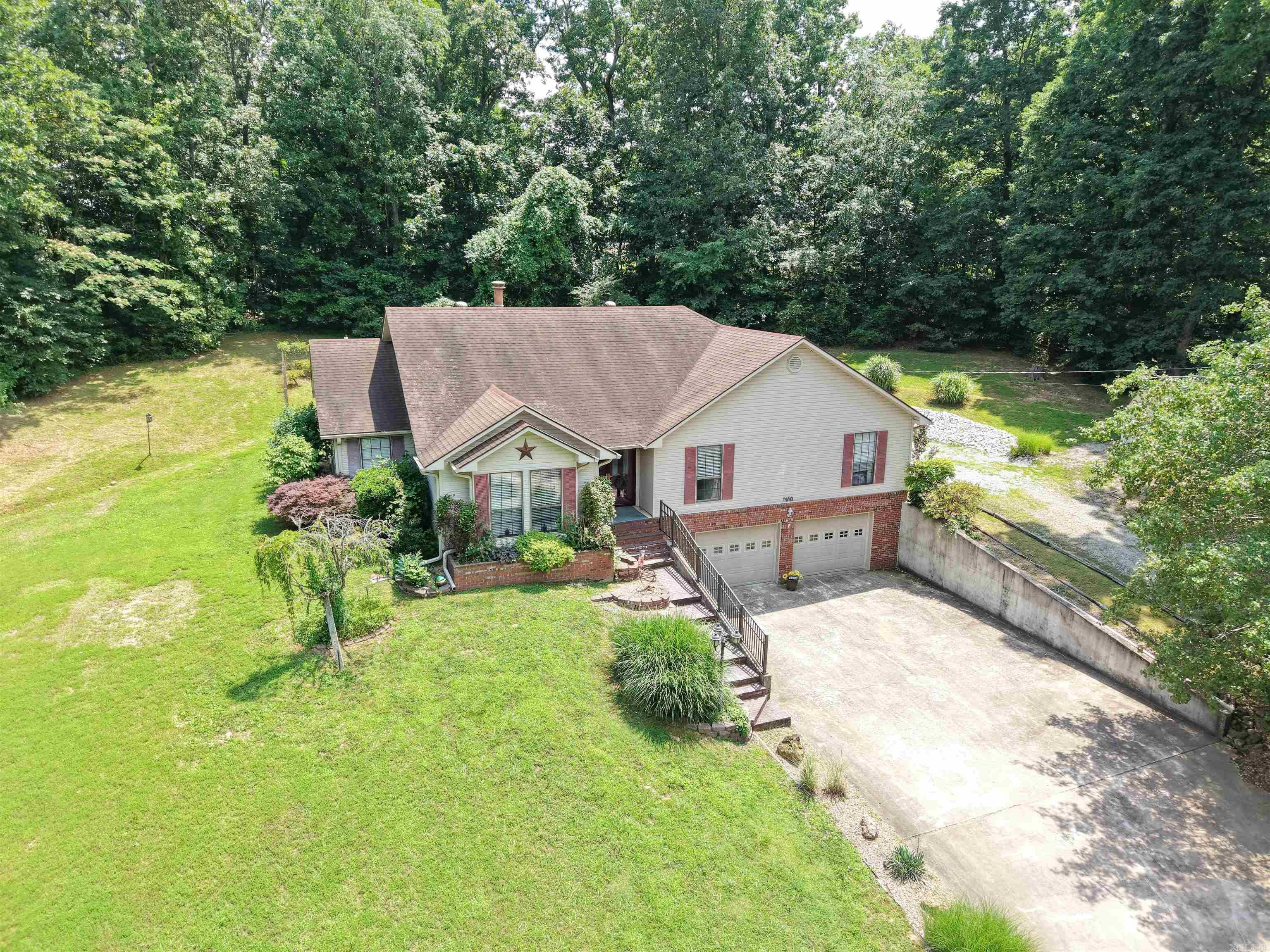 1410 Spinnenwebber Circle — photo