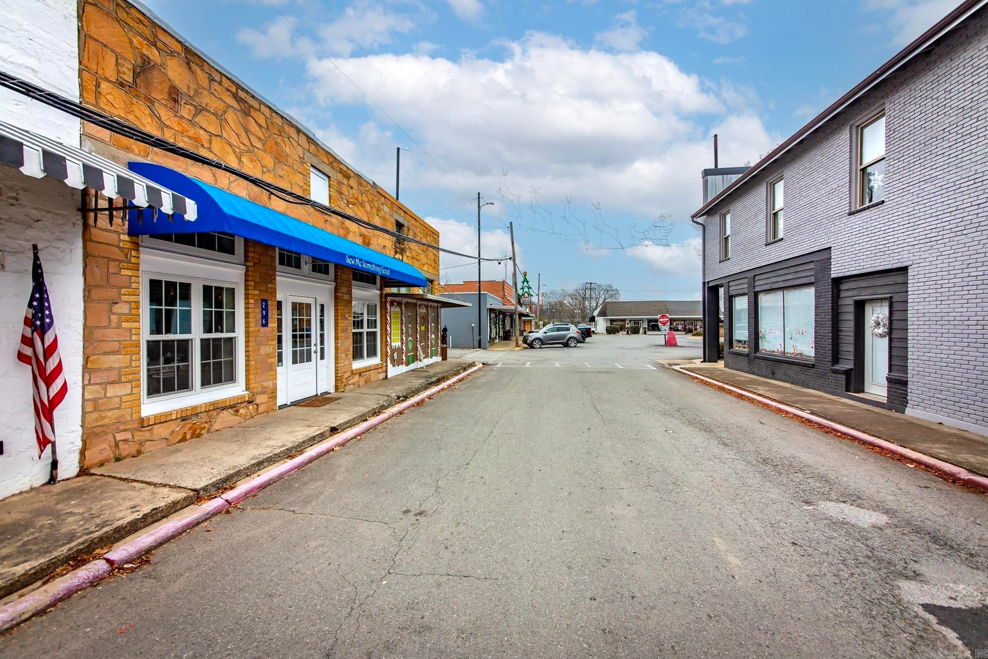 Home in Clinton, AR 72031 — photo 3