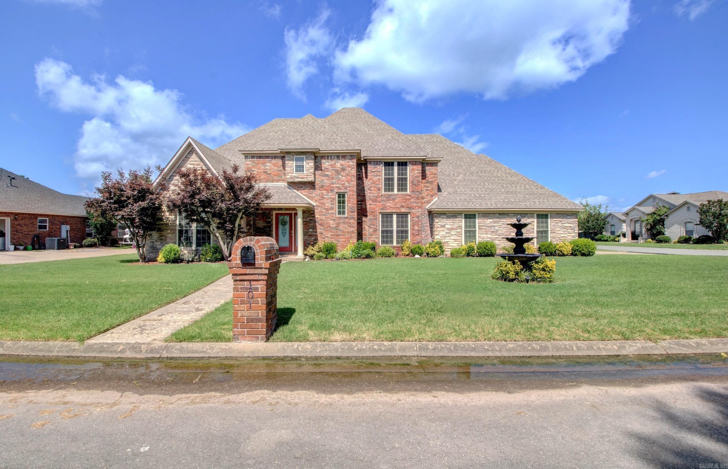 101 Magnolia Circle — photo