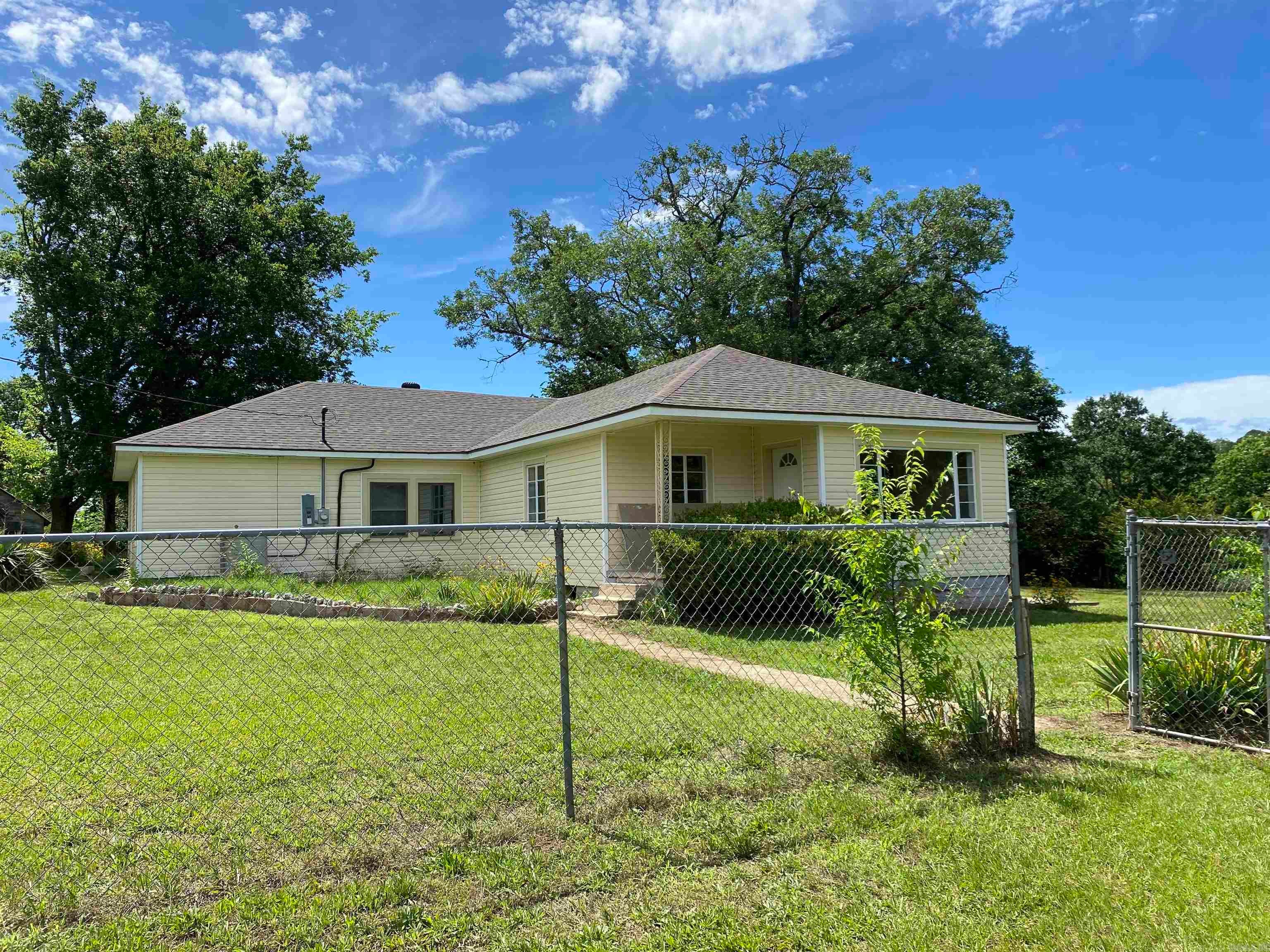 41 Mockingbird Lane Story, AR — photo