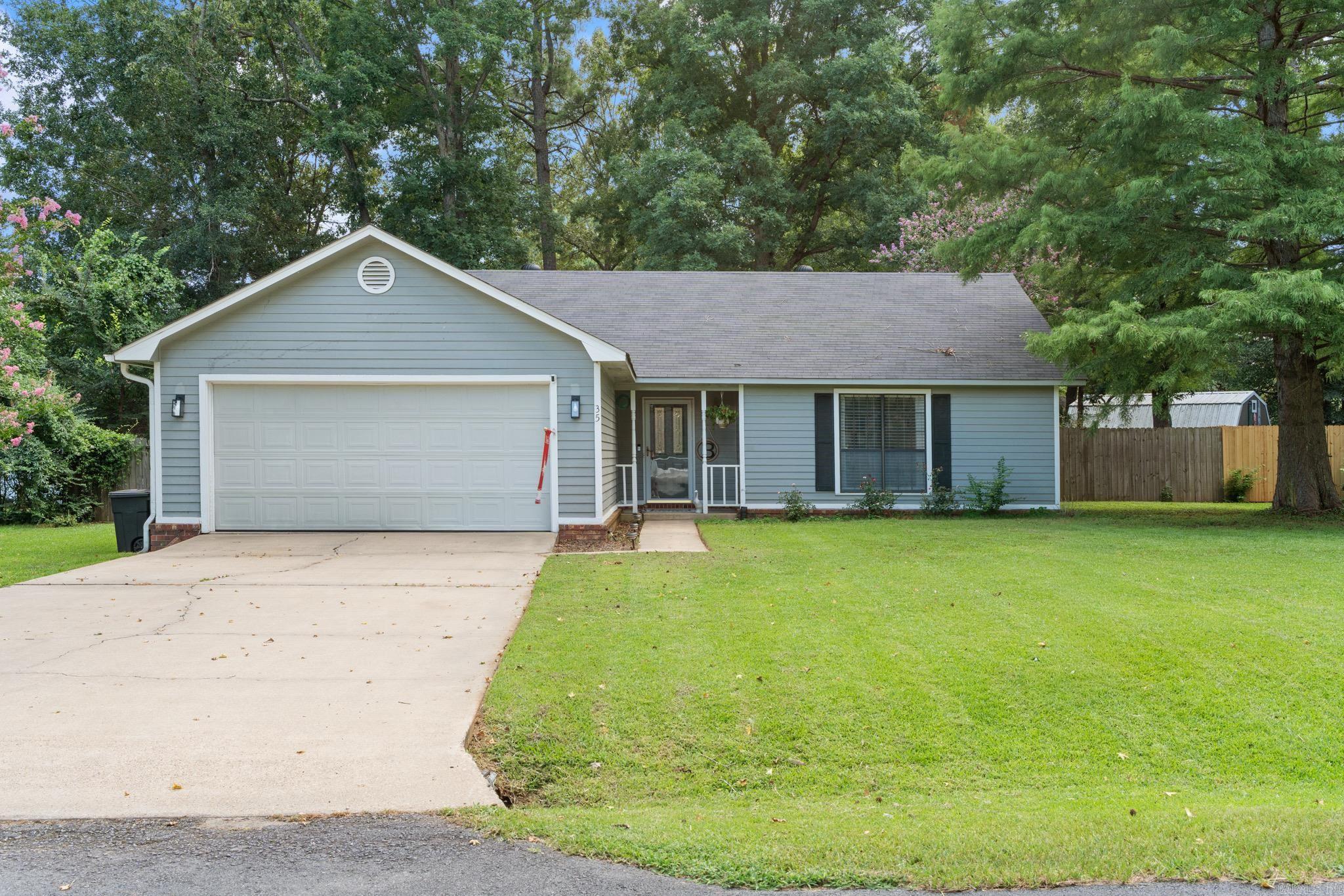 35 Ridgeway Drive — photo