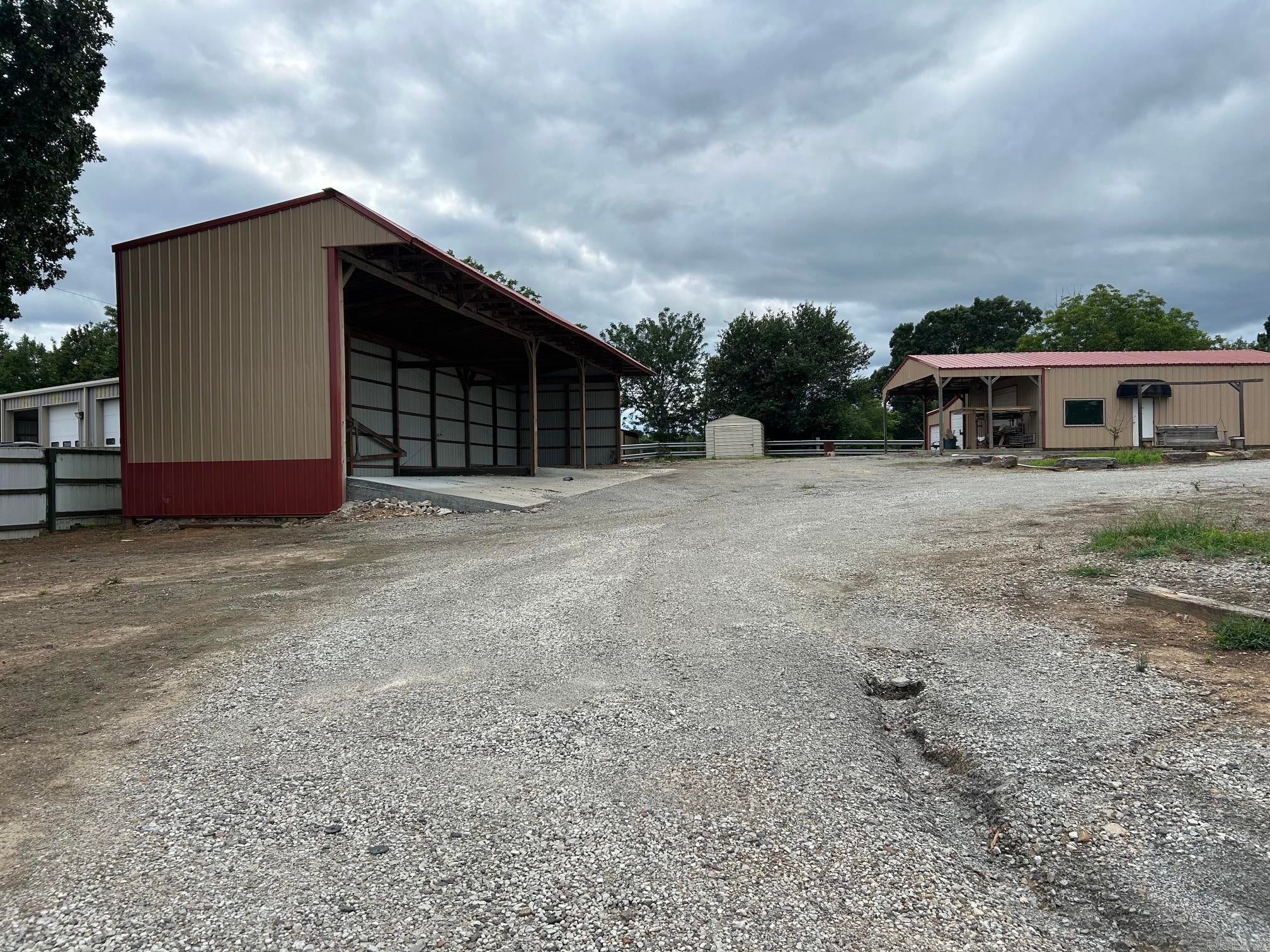2171 Hwy 16 — photo