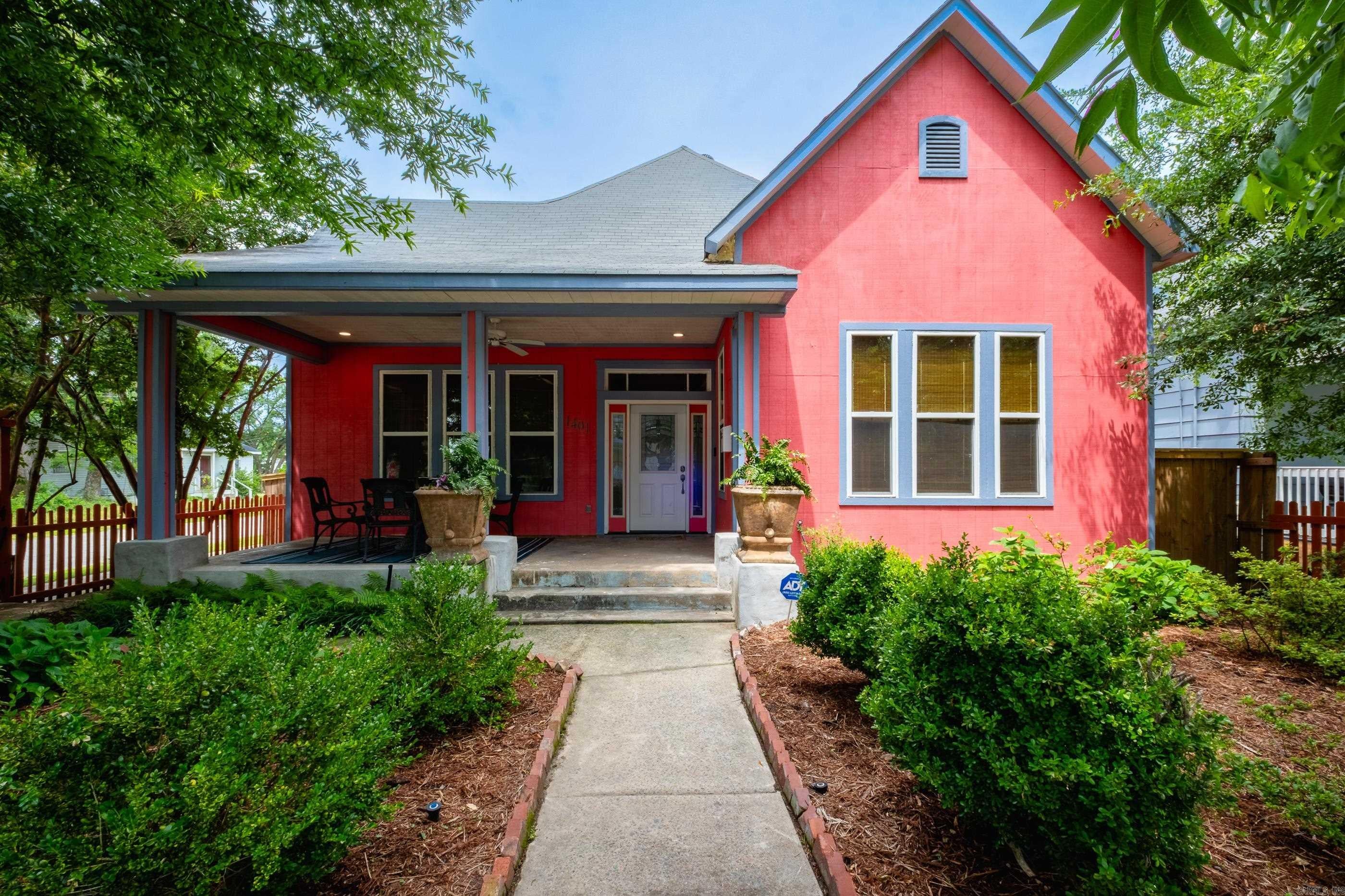 1401 Maple Street — photo