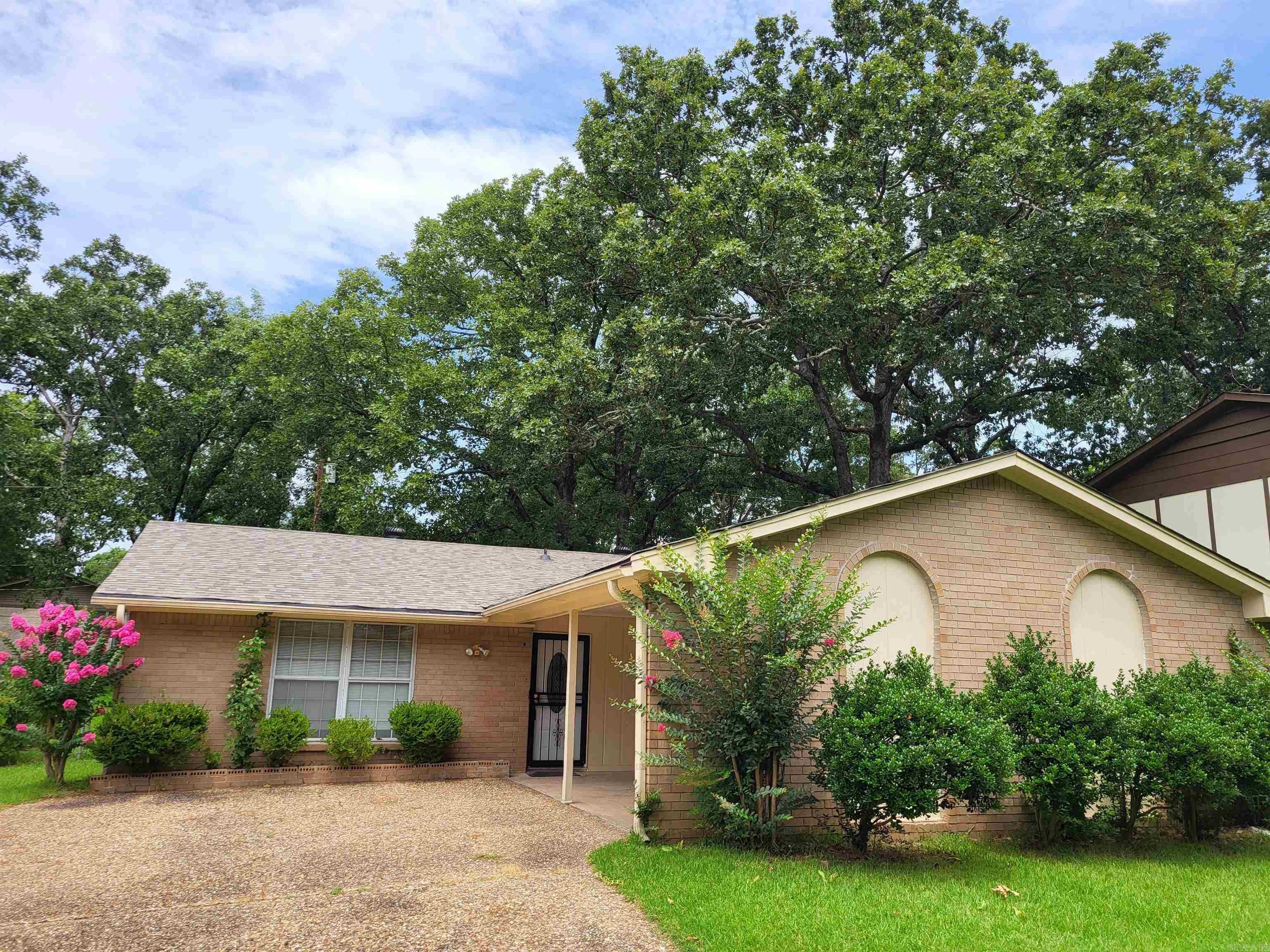9105 Peach Tree Lane — photo