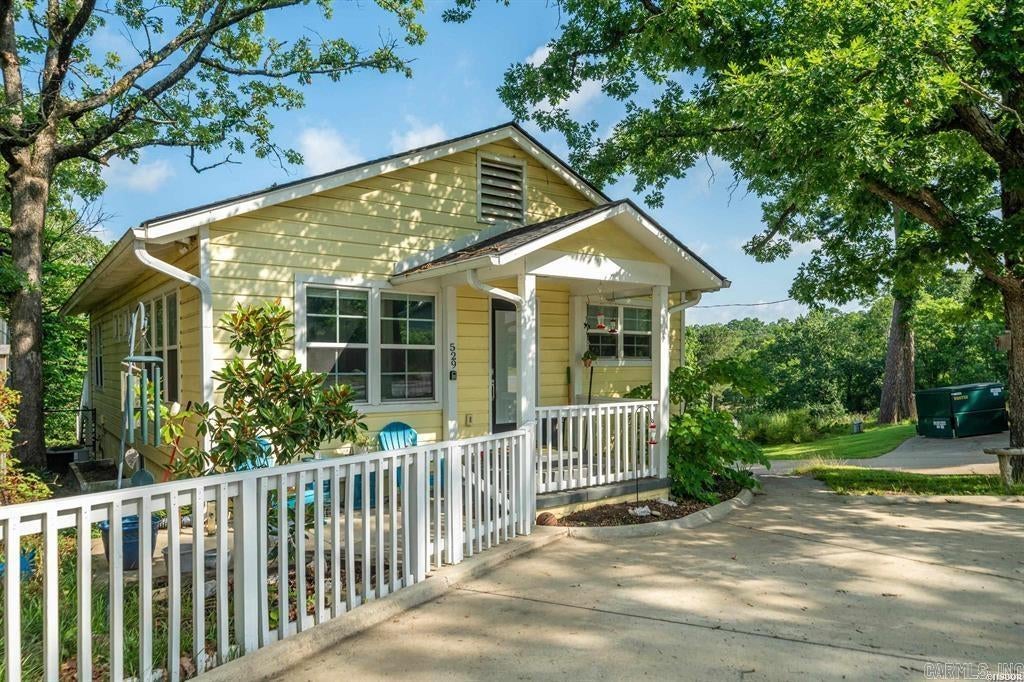 529 Burchwood Bay — photo