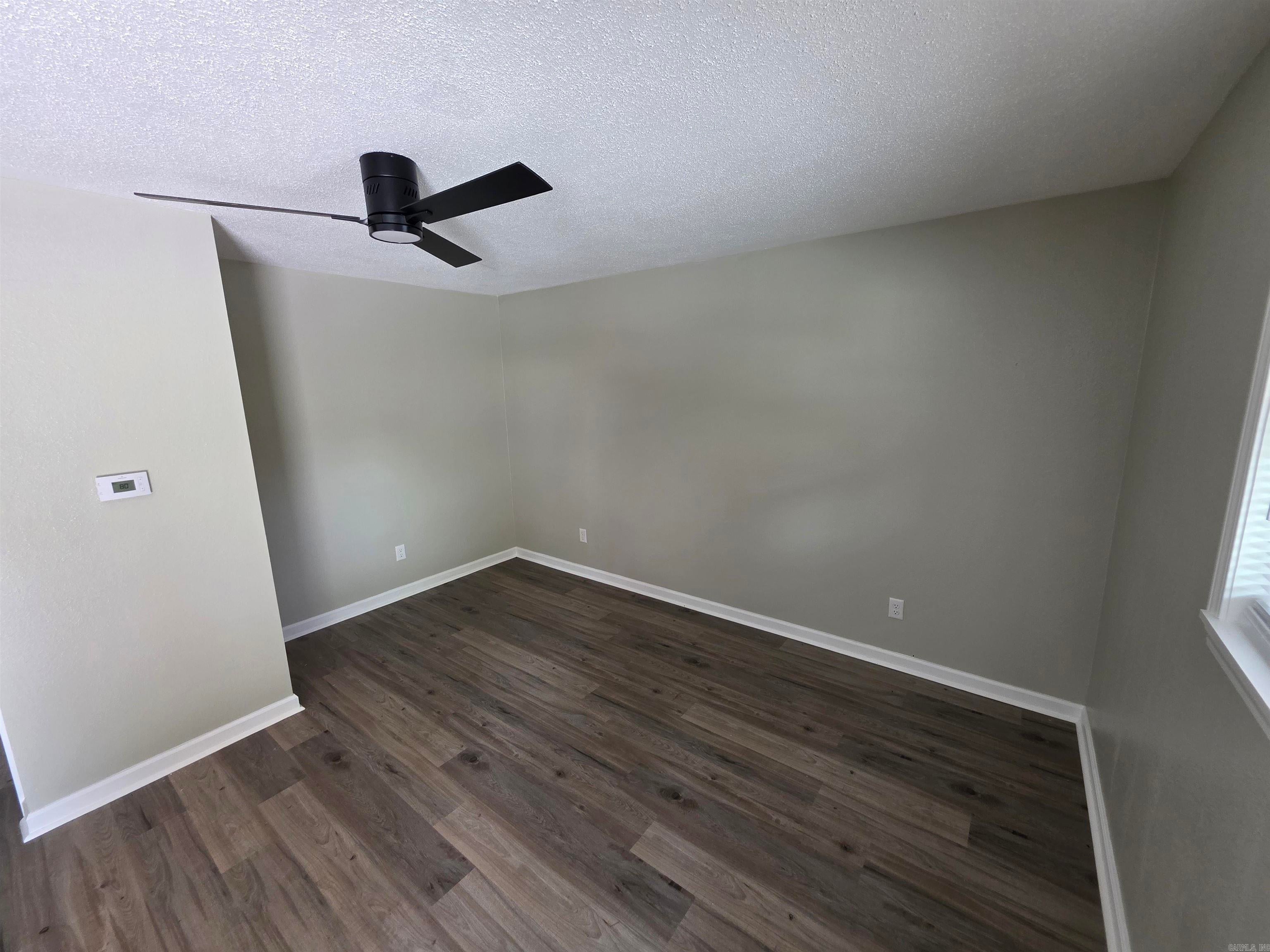 2718 Kenwood Road 28 — photo