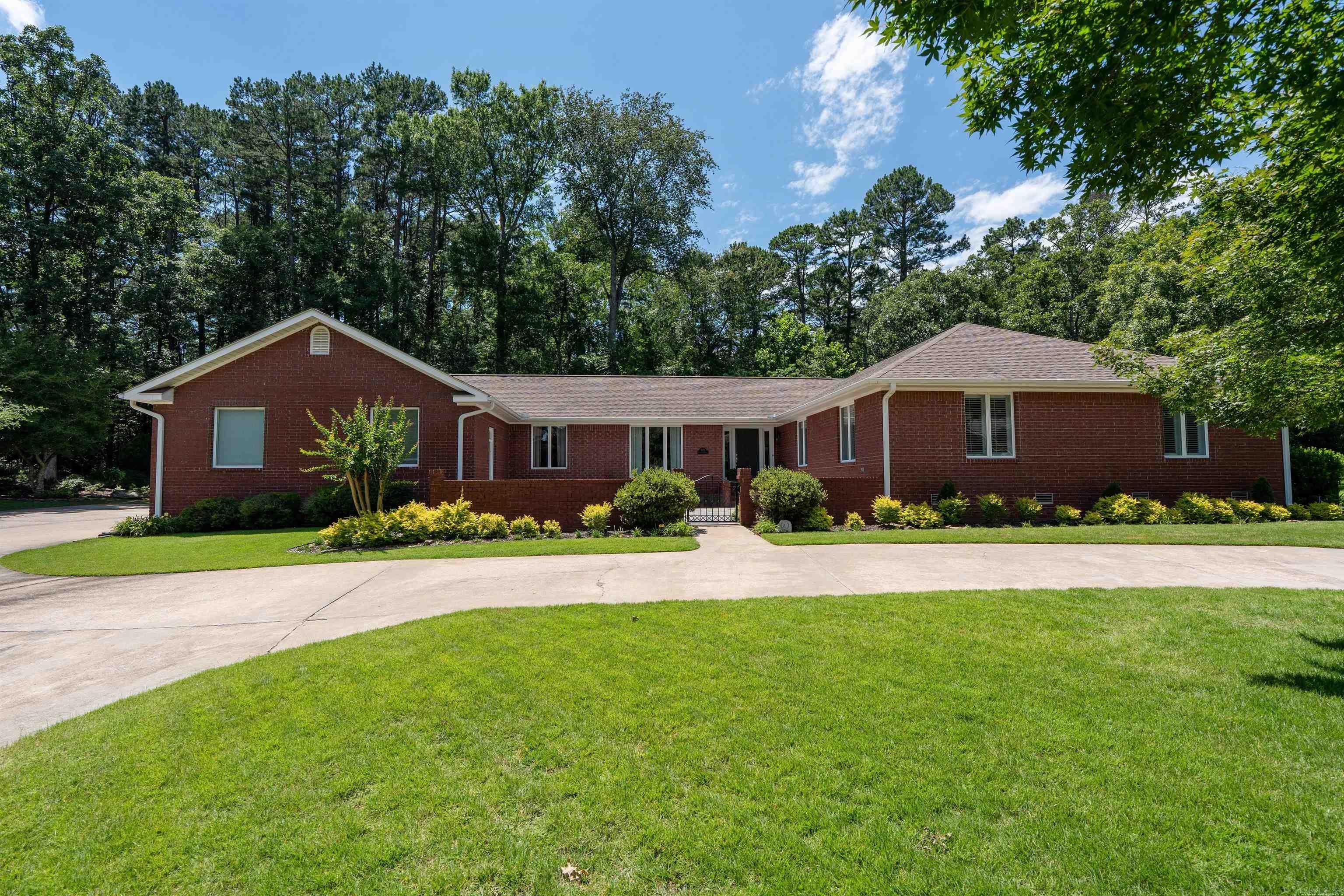 1021 Huntington Place — photo