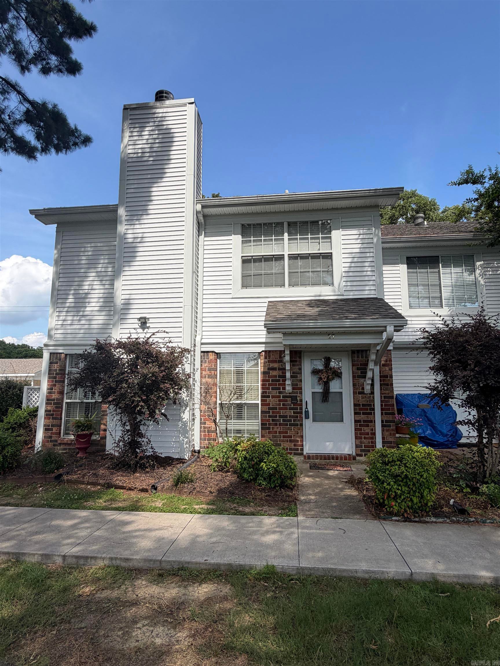 1005 S German Ln 27 — photo